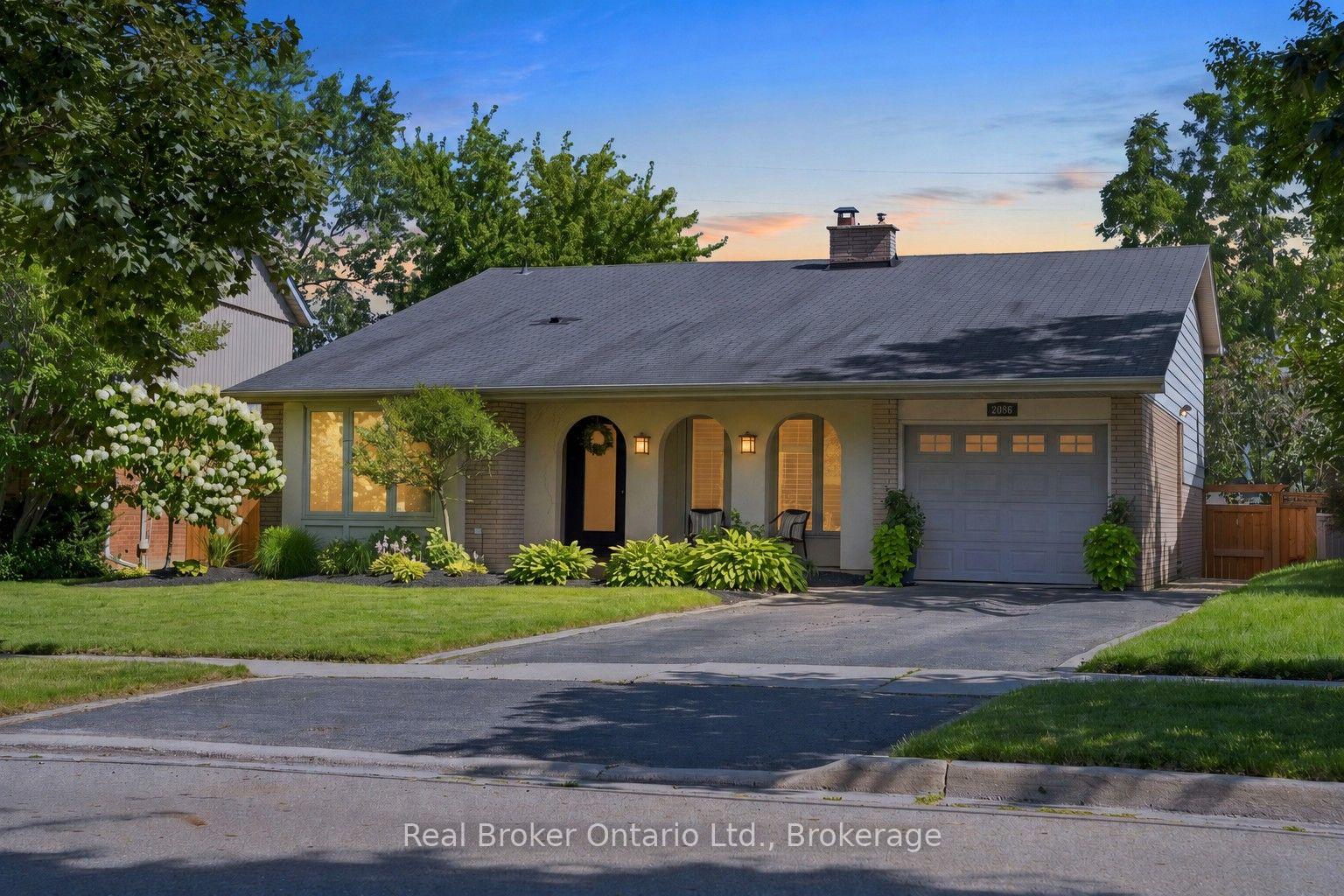 Photo 1 of 2086 Cavendish Drive, Burlington, Brant Hills — HOMEH