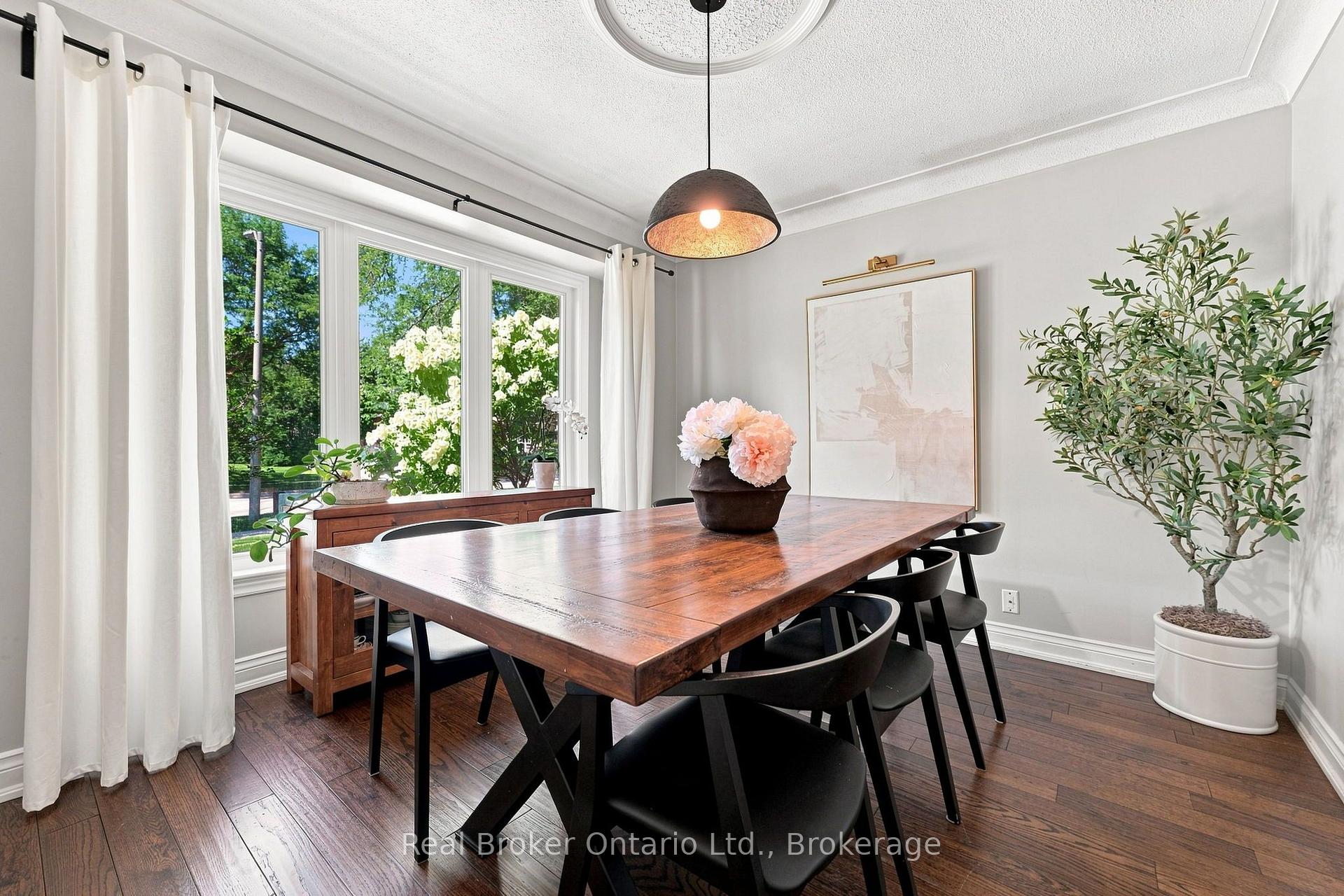 Photo 10 of 2086 Cavendish Drive, Burlington, Brant Hills — HOMEH