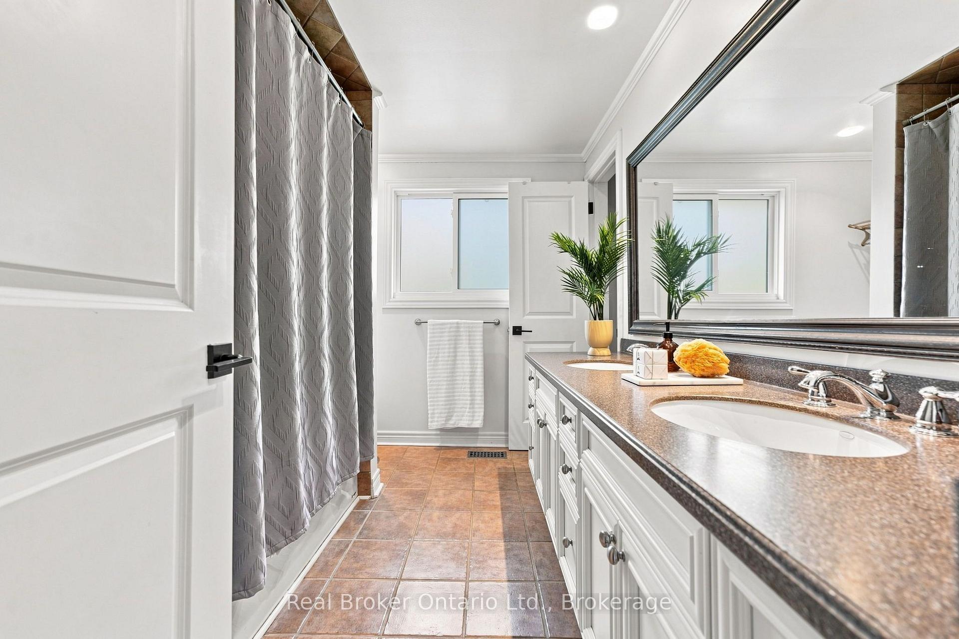 Photo 20 of 2086 Cavendish Drive, Burlington, Brant Hills — HOMEH