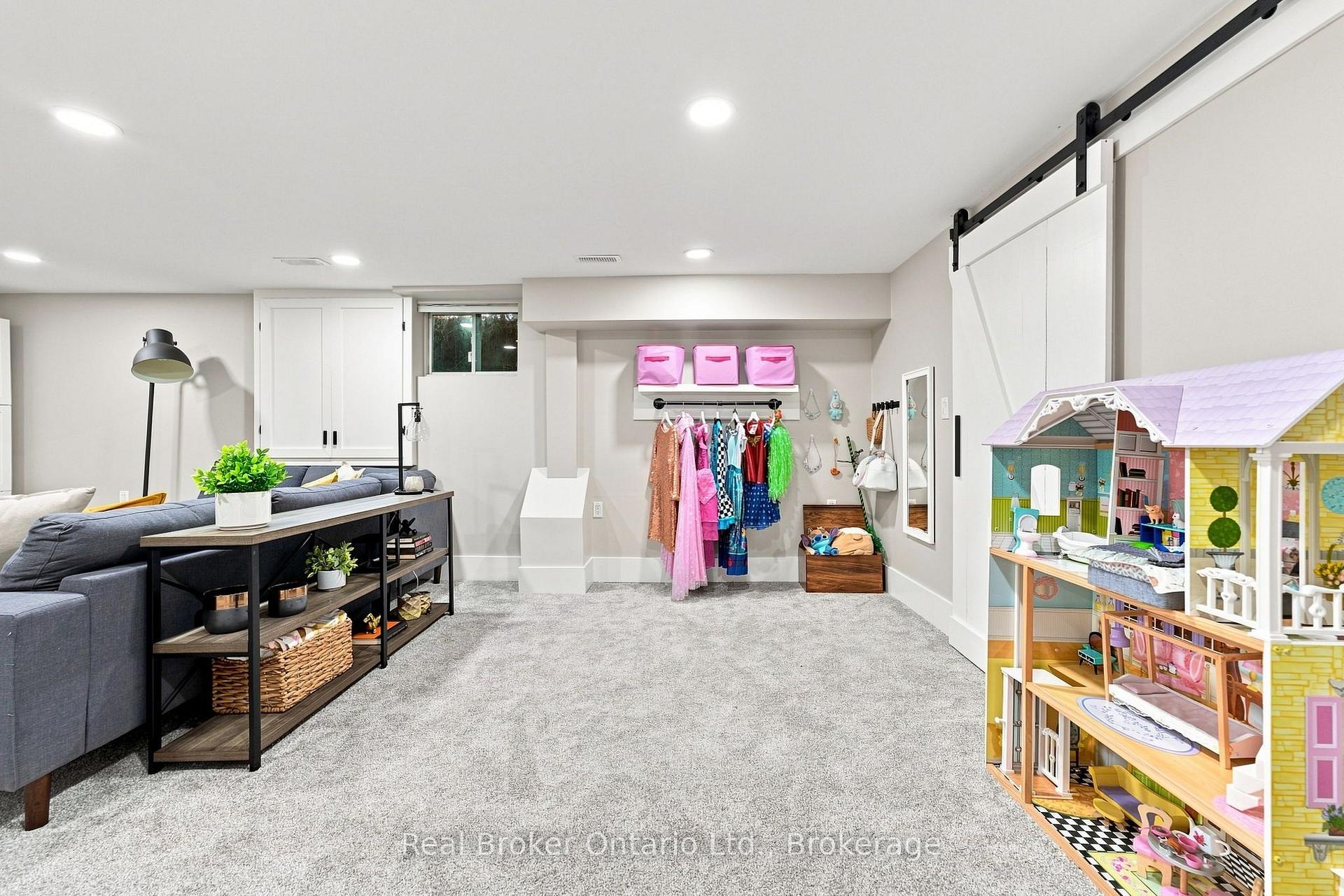 Photo 34 of 2086 Cavendish Drive, Burlington, Brant Hills — HOMEH