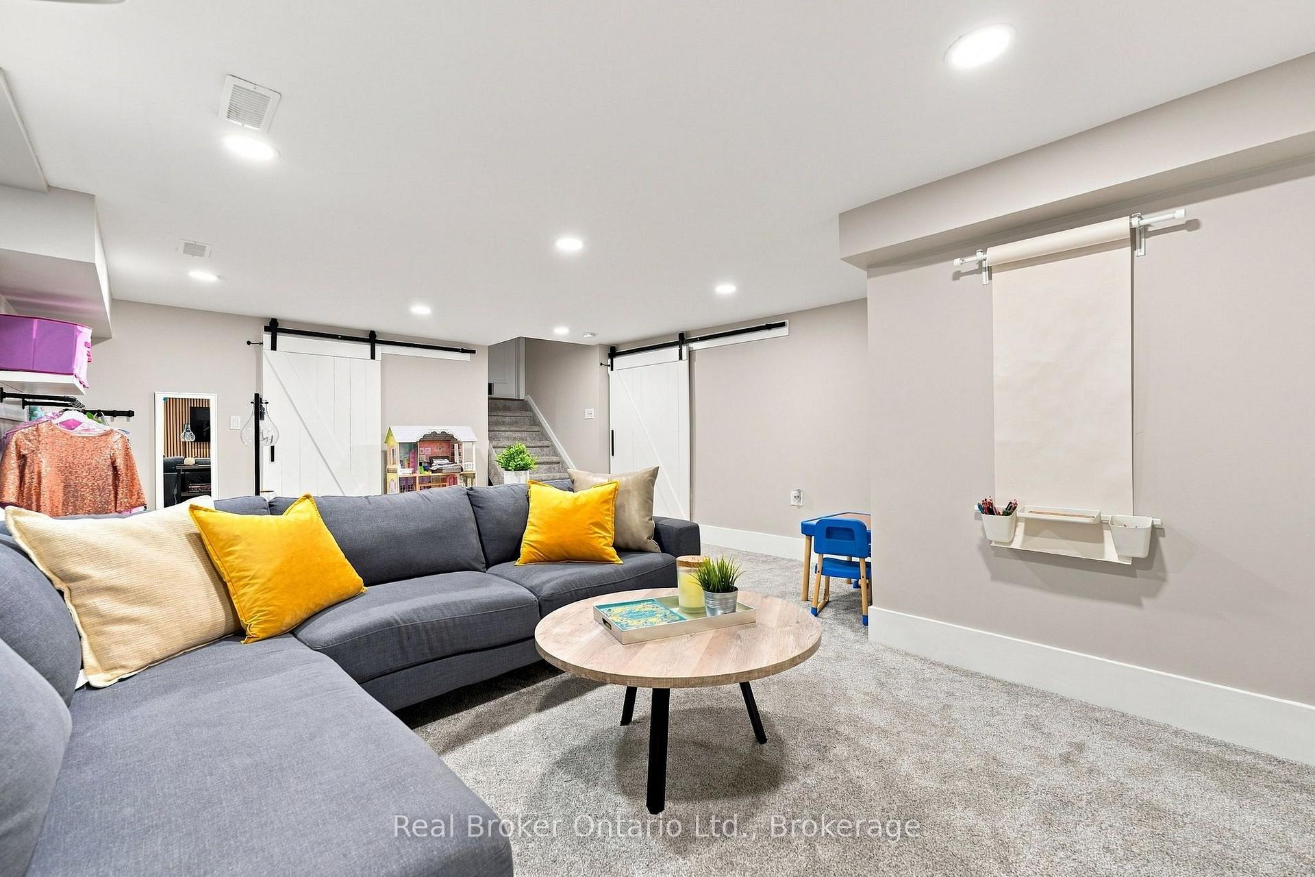 Photo 36 of 2086 Cavendish Drive, Burlington, Brant Hills — HOMEH