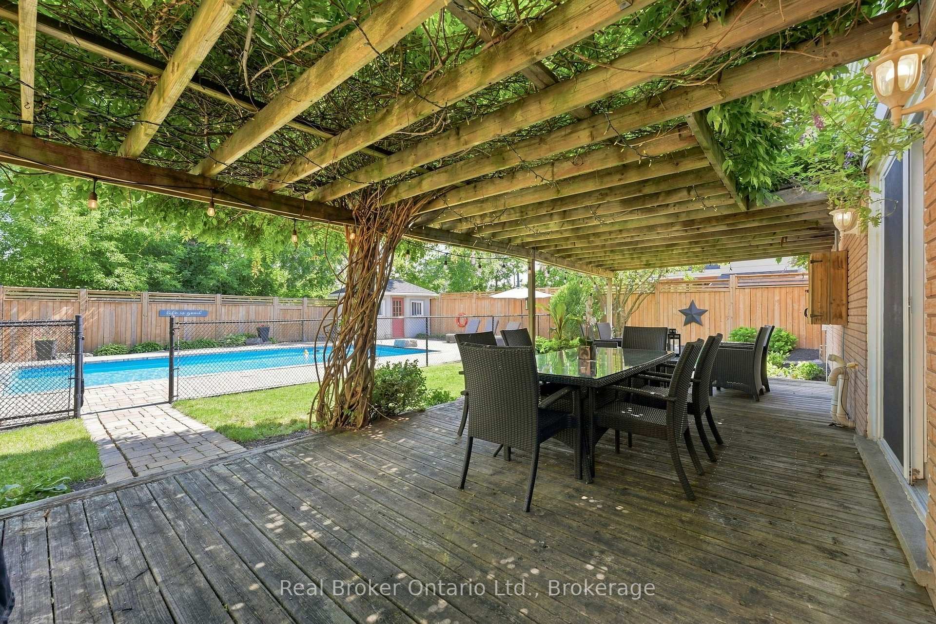 Photo 37 of 2086 Cavendish Drive, Burlington, Brant Hills — HOMEH