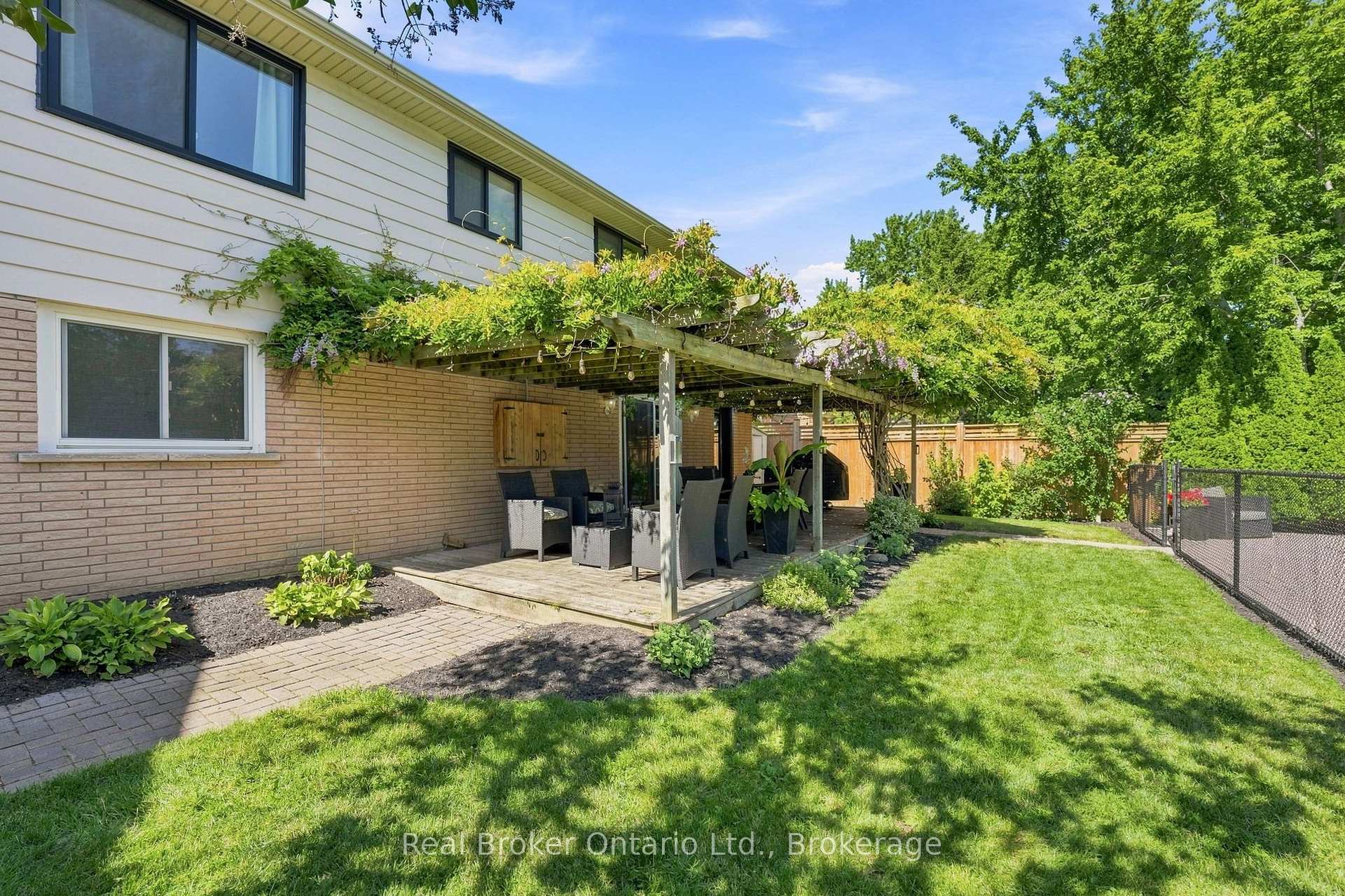 Photo 43 of 2086 Cavendish Drive, Burlington, Brant Hills — HOMEH
