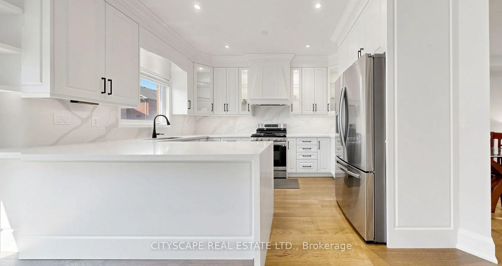 Photo 6 of 769 White Clover Way, Mississauga, East Credit — HOMEH