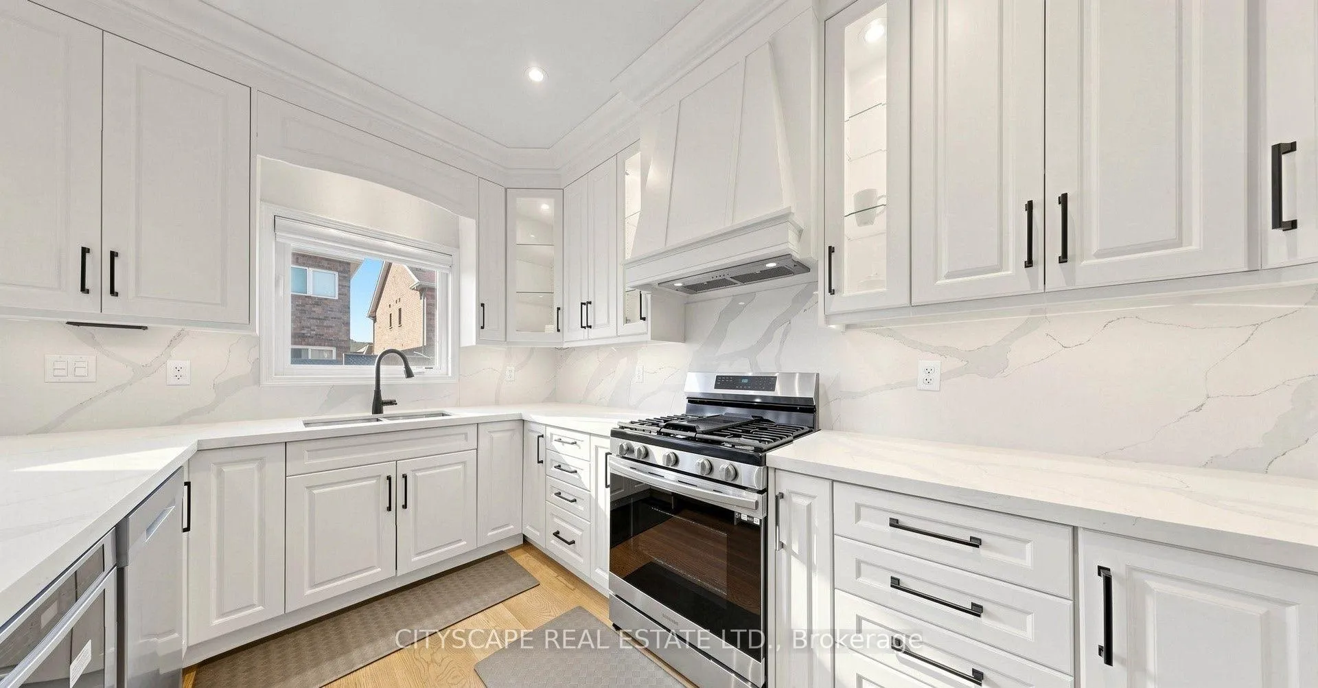Photo 7 of 769 White Clover Way, Mississauga, East Credit — HOMEH
