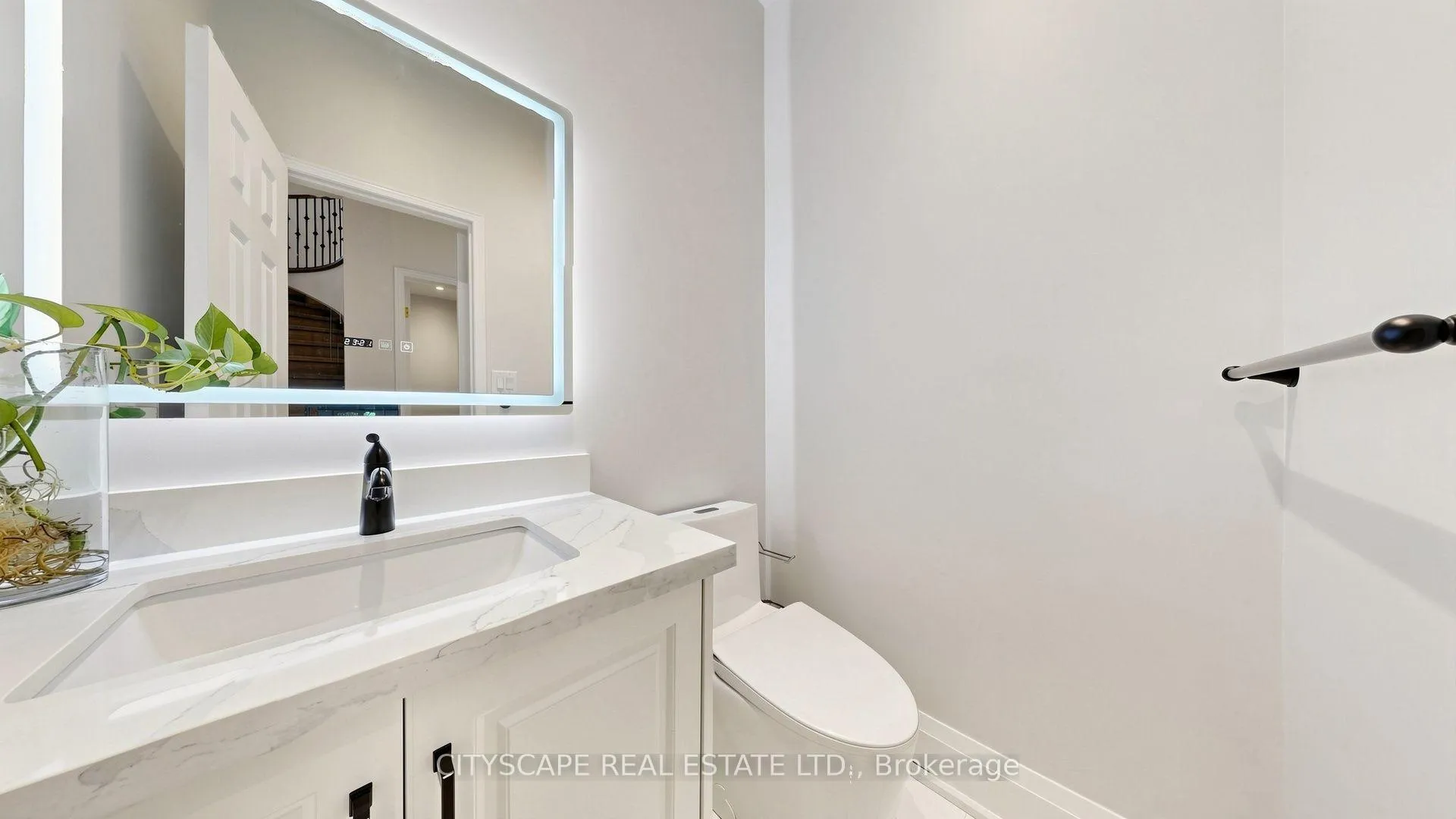 Photo 15 of 769 White Clover Way, Mississauga, East Credit — HOMEH