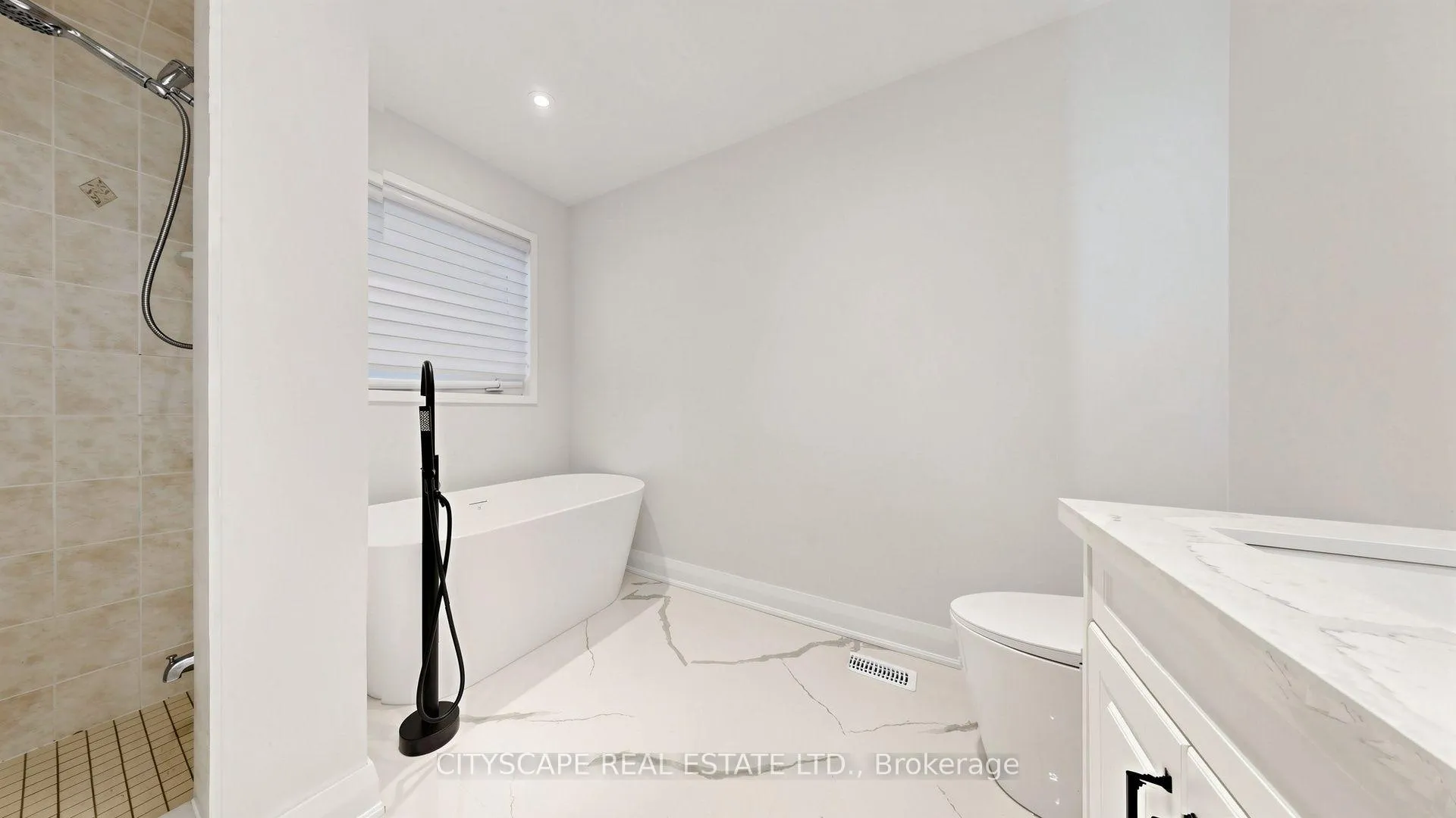 Photo 20 of 769 White Clover Way, Mississauga, East Credit — HOMEH
