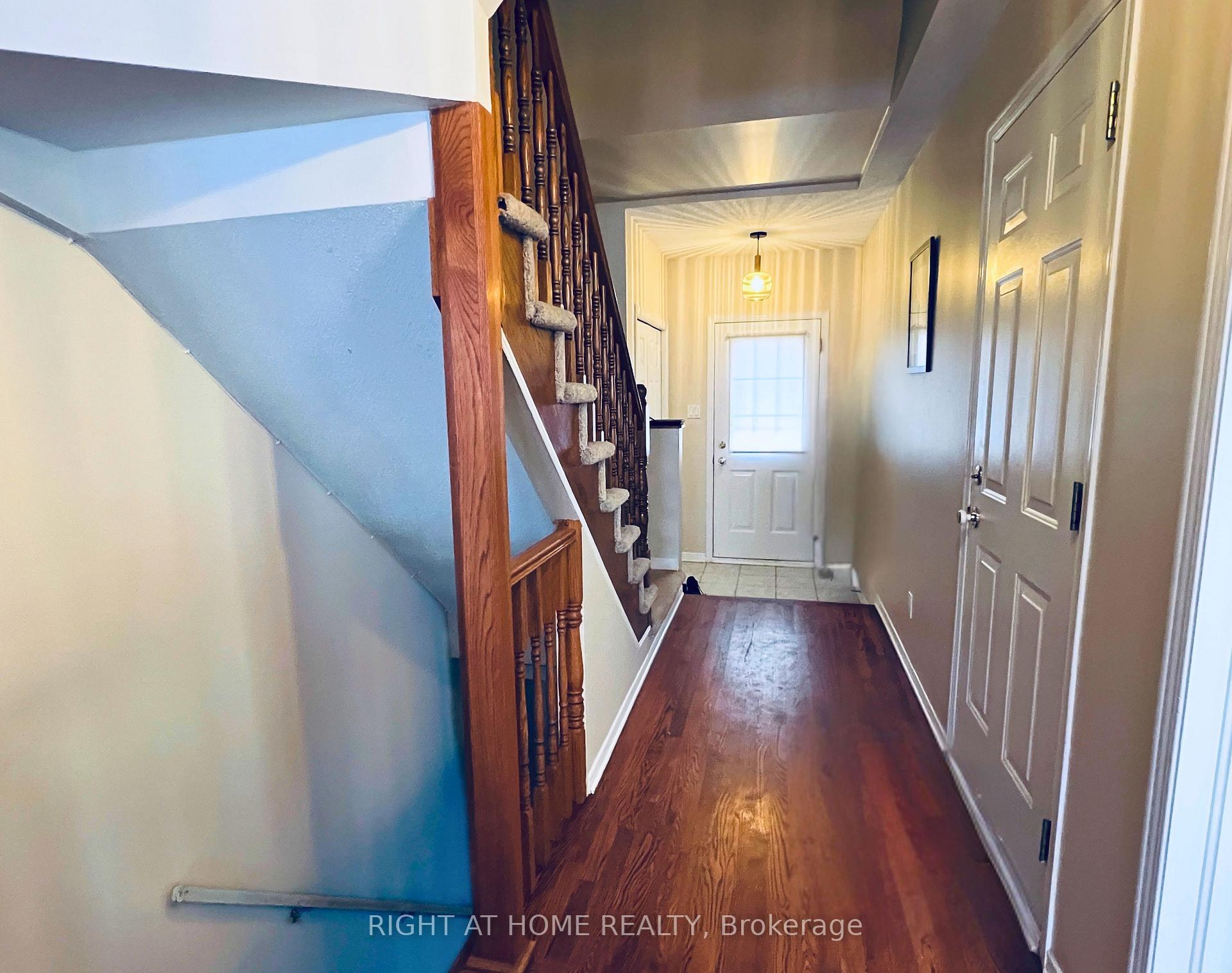 Photo 4 of 1741 Jobin Crescent, Ottawa, Carson Grove — HOMEH