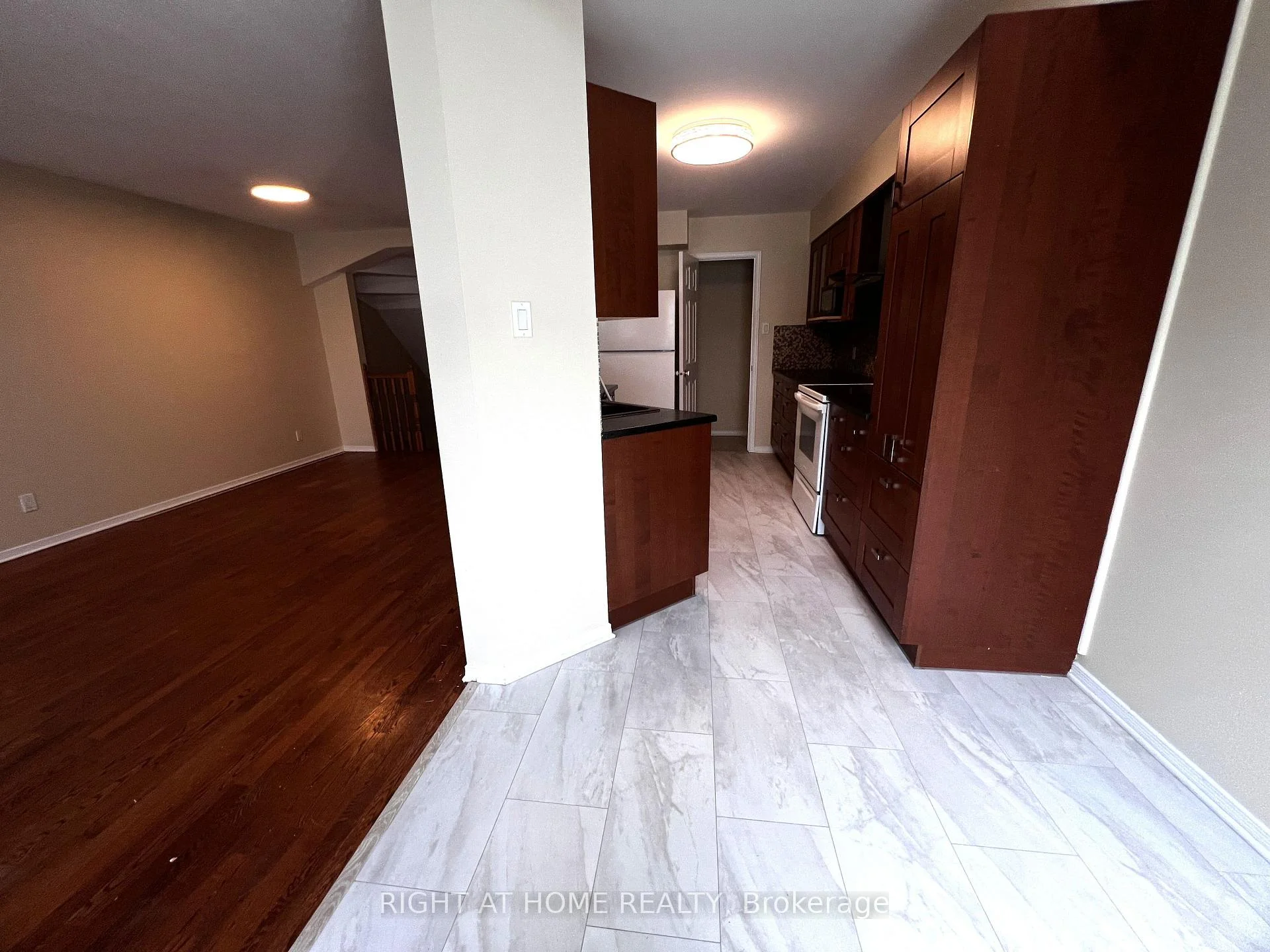 Photo 15 of 1741 Jobin Crescent, Ottawa, Carson Grove — HOMEH