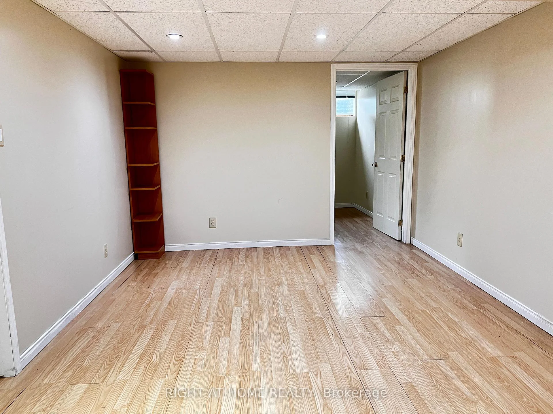 Photo 32 of 1741 Jobin Crescent, Ottawa, Carson Grove — HOMEH