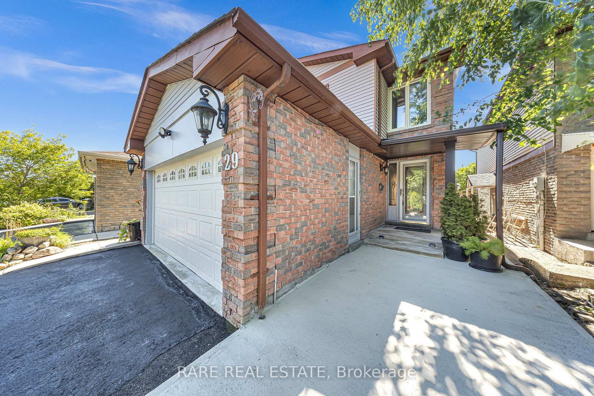 Photo 3 of 29 Abelard Avenue, Brampton, Fletcher's West — HOMEH