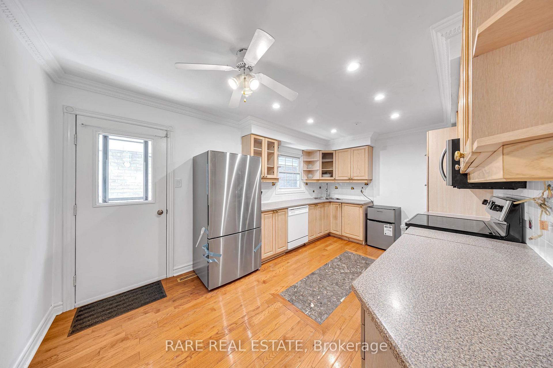 Photo 16 of 29 Abelard Avenue, Brampton, Fletcher's West — HOMEH