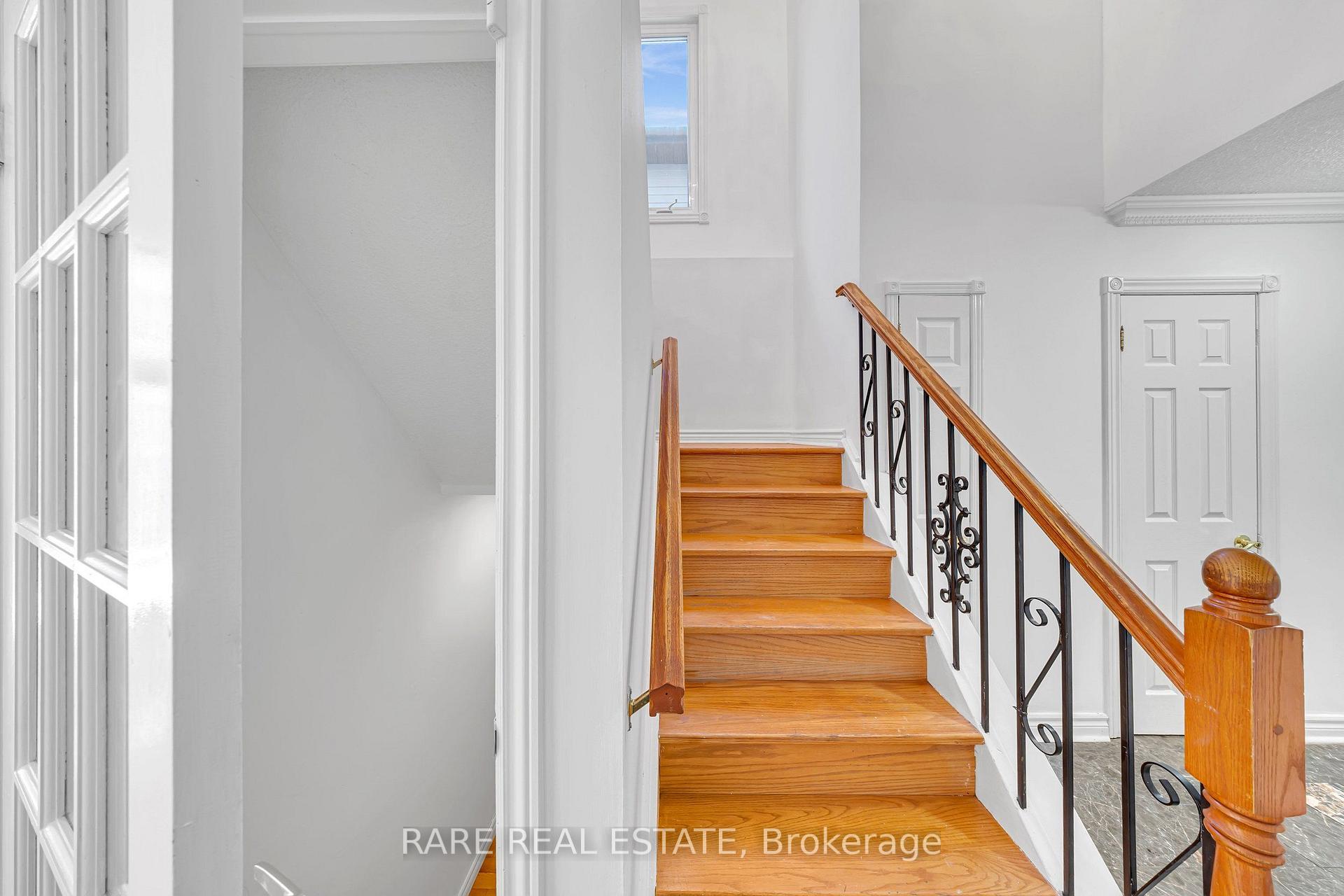 Photo 19 of 29 Abelard Avenue, Brampton, Fletcher's West — HOMEH