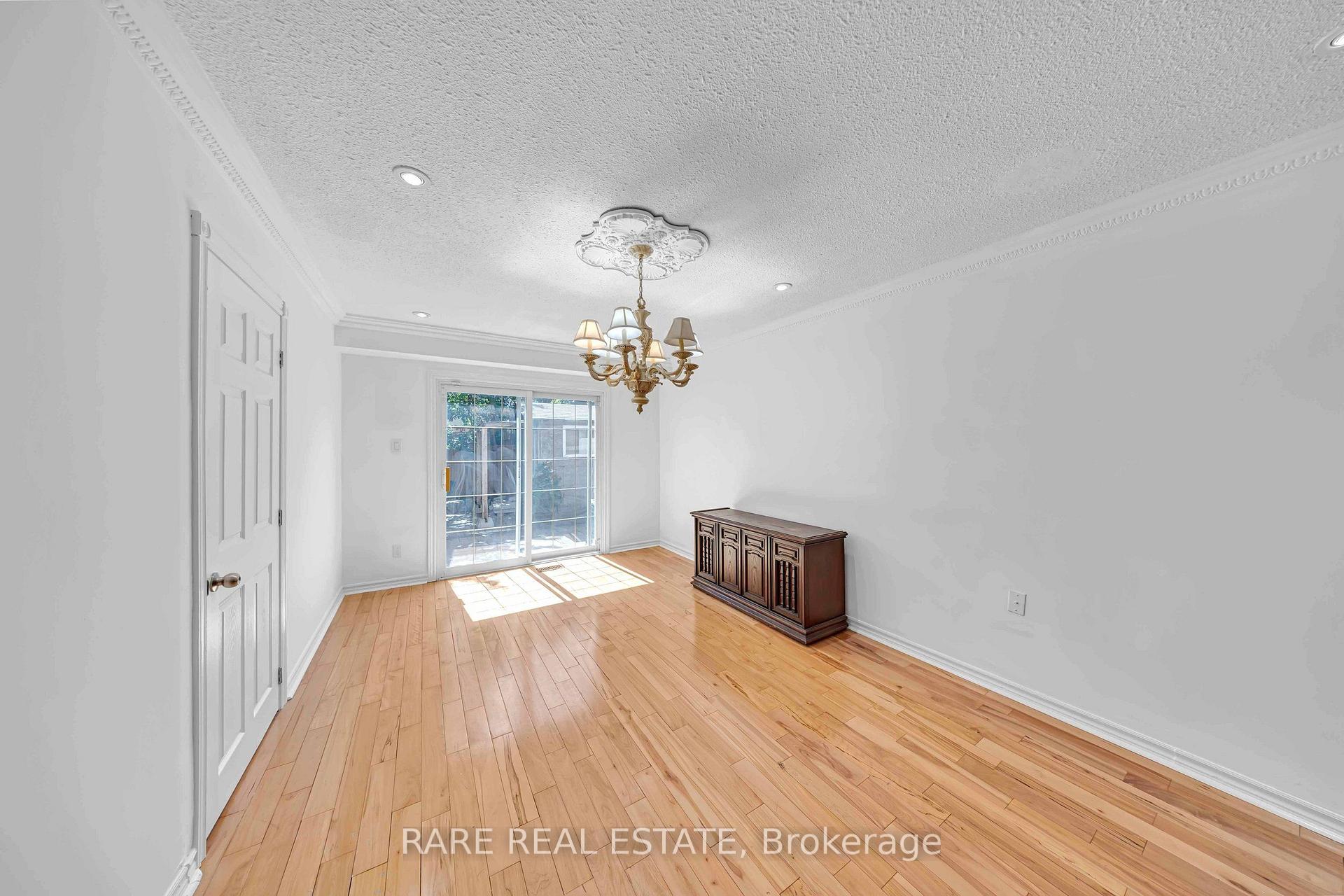 Photo 20 of 29 Abelard Avenue, Brampton, Fletcher's West — HOMEH