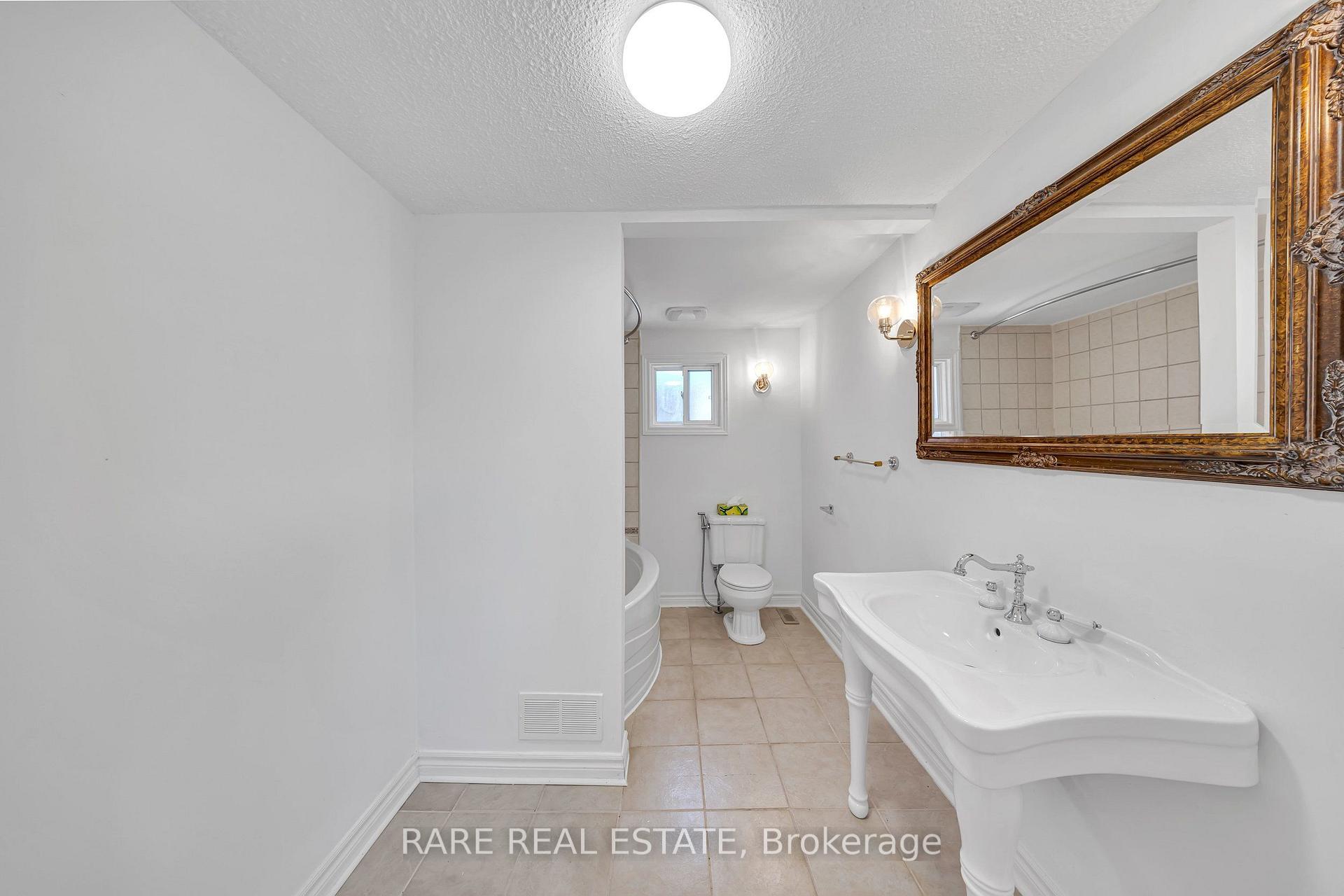 Photo 31 of 29 Abelard Avenue, Brampton, Fletcher's West — HOMEH