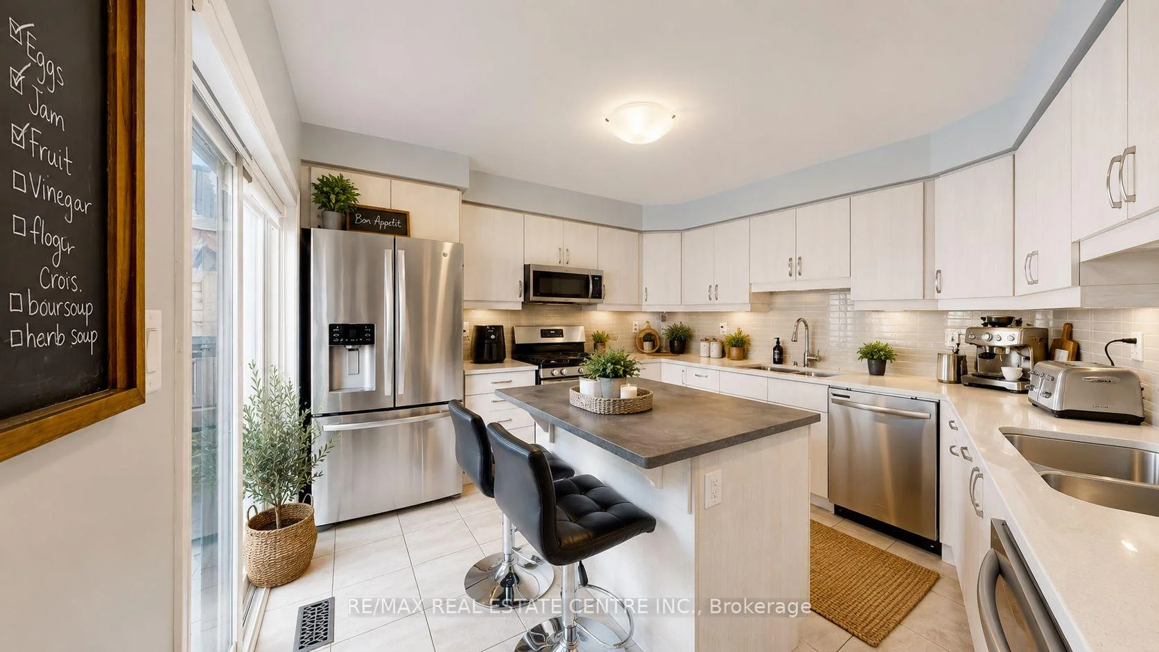 Photo 11 of 32 Bluegill Crescent, Whitby, Lynde Creek — HOMEH