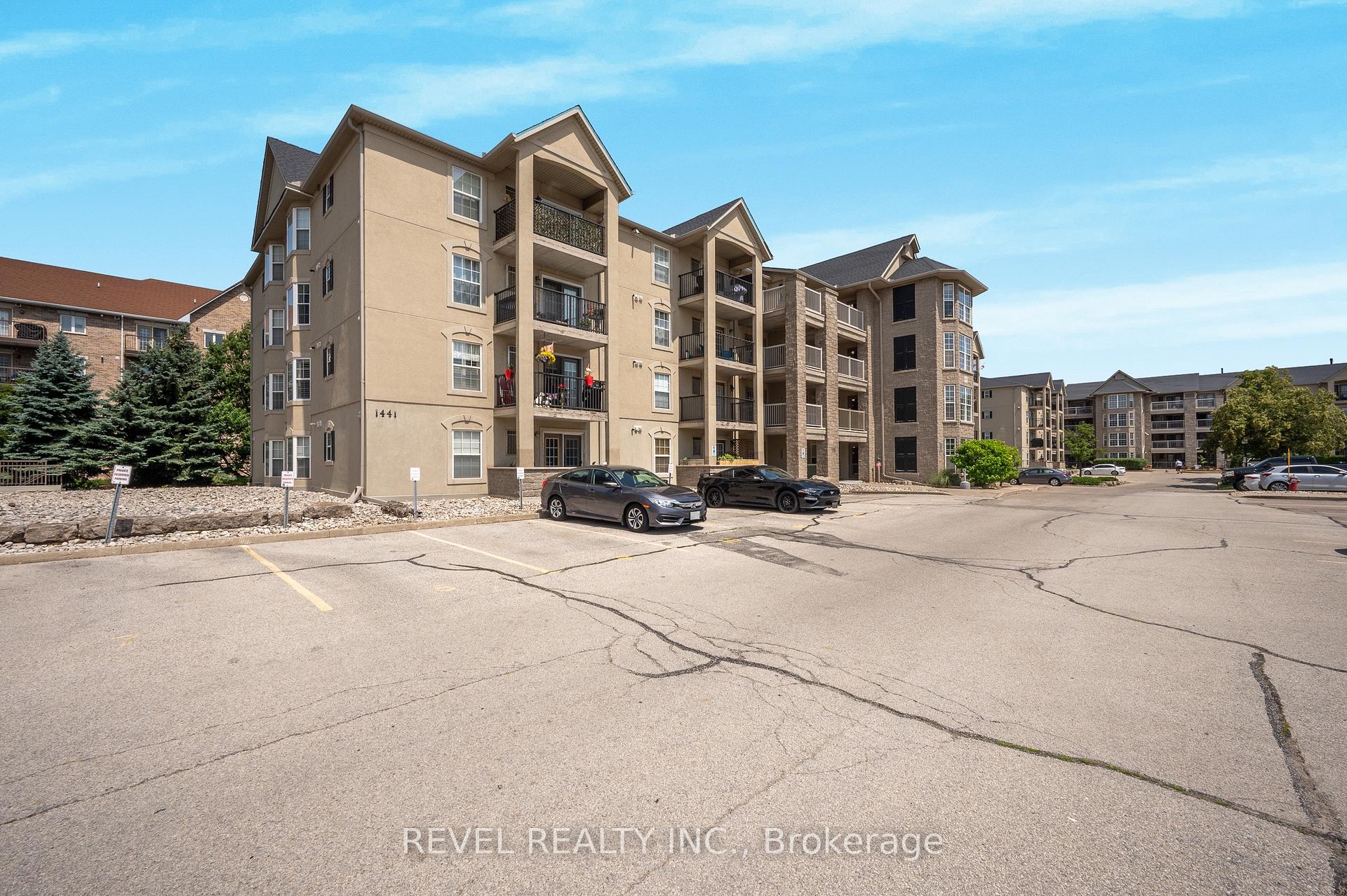 Photo 2 of Unit 105, 1441 Walkers Line, Burlington, Tansley — HOMEH