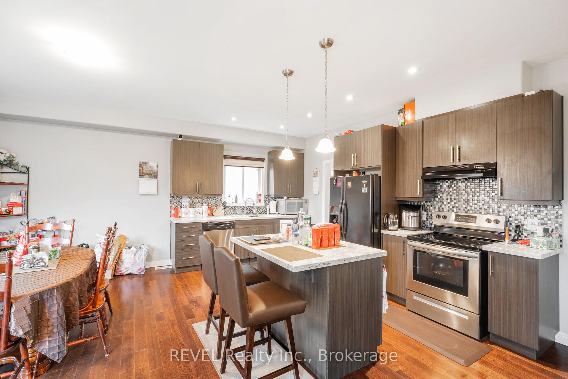 Photo 17 of 29 Bergenstein Crescent, Pelham, Fonthill — HOMEH