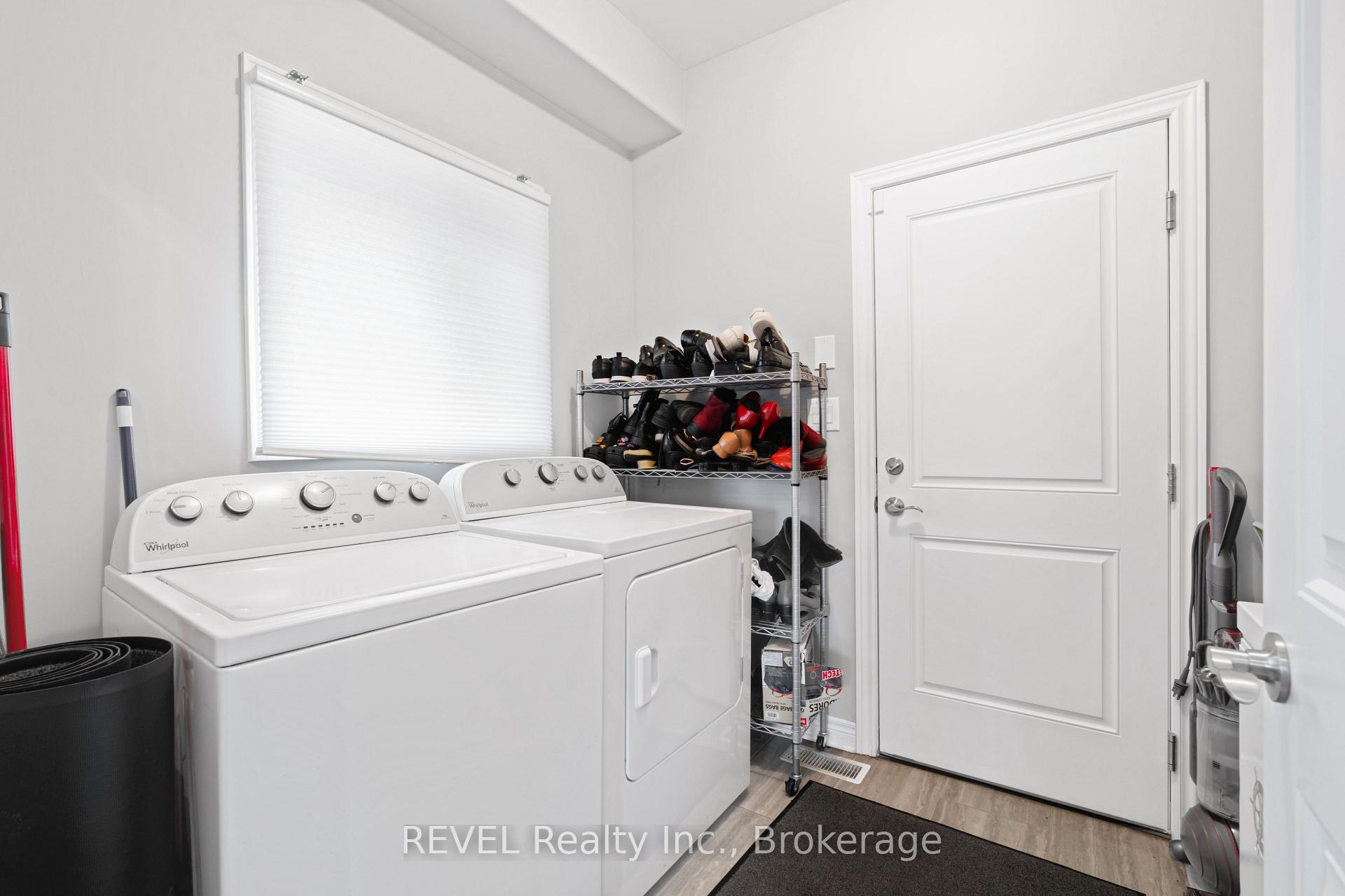 Photo 21 of 29 Bergenstein Crescent, Pelham, Fonthill — HOMEH