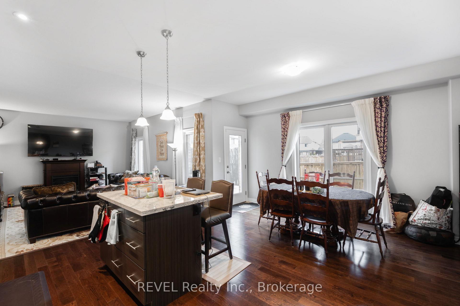 Photo 23 of 29 Bergenstein Crescent, Pelham, Fonthill — HOMEH