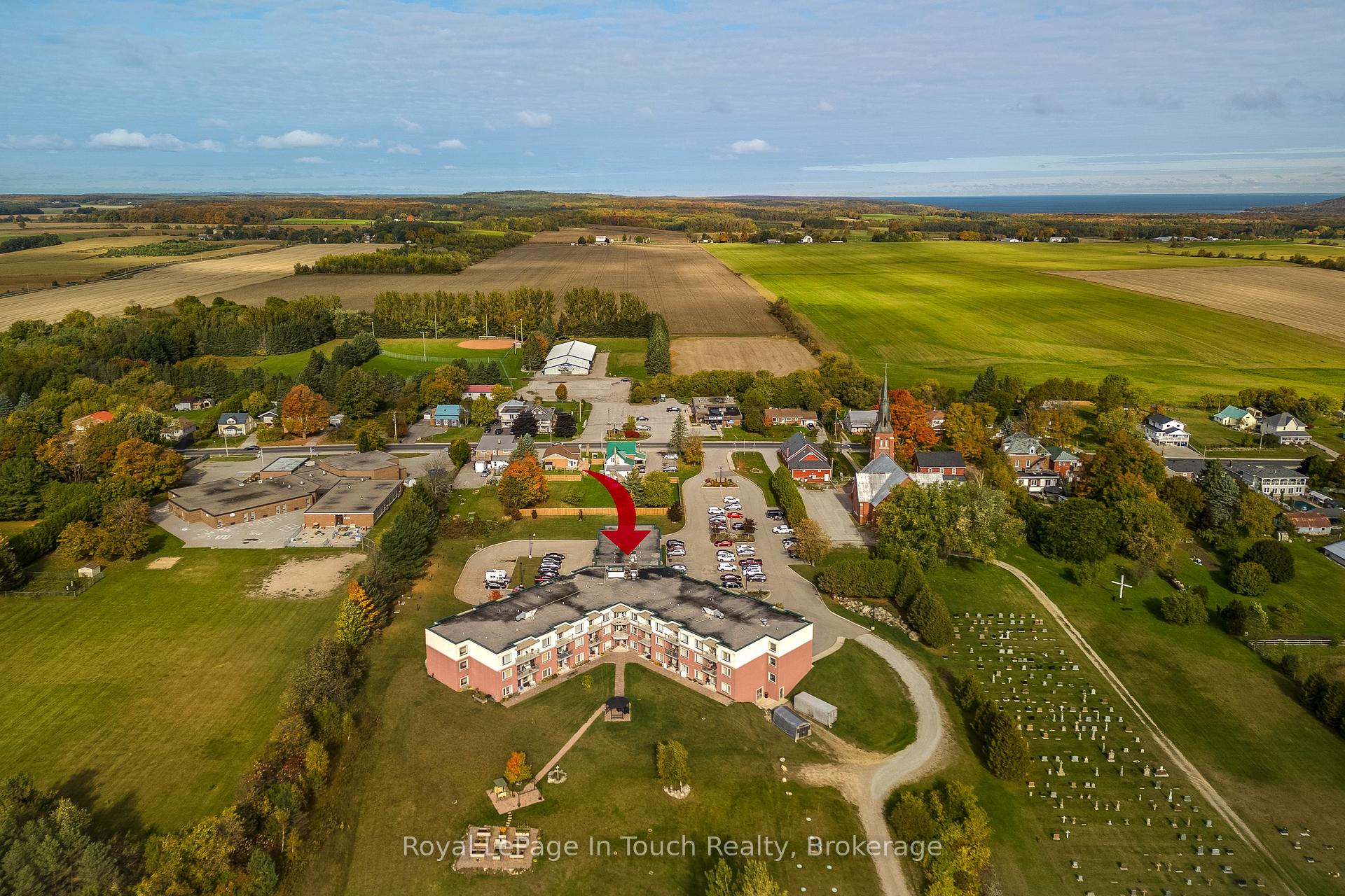 Photo 33 of Unit 310, 333 Lafontaine Road W, Tiny, Rural Tiny — HOMEH