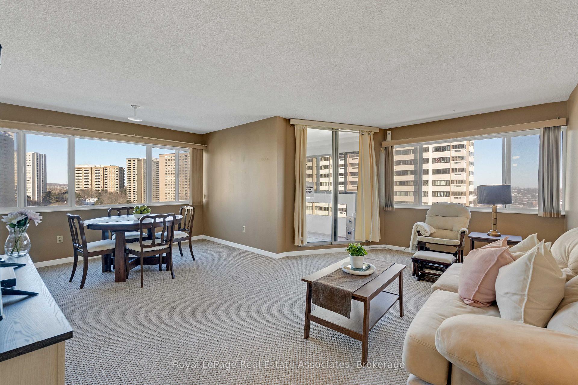 Photo 6 of Unit 912, 50 Elm Drive E, Mississauga, Mississauga Valleys — HOMEH