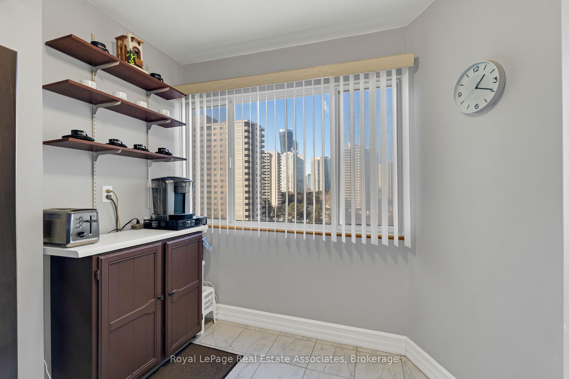 Photo 12 of Unit 912, 50 Elm Drive E, Mississauga, Mississauga Valleys — HOMEH