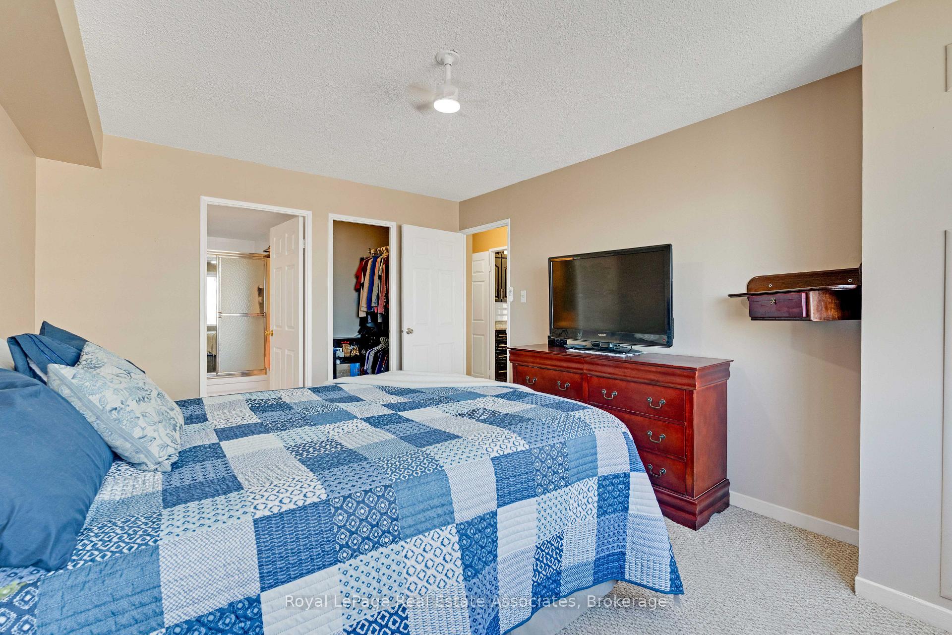 Photo 15 of Unit 912, 50 Elm Drive E, Mississauga, Mississauga Valleys — HOMEH