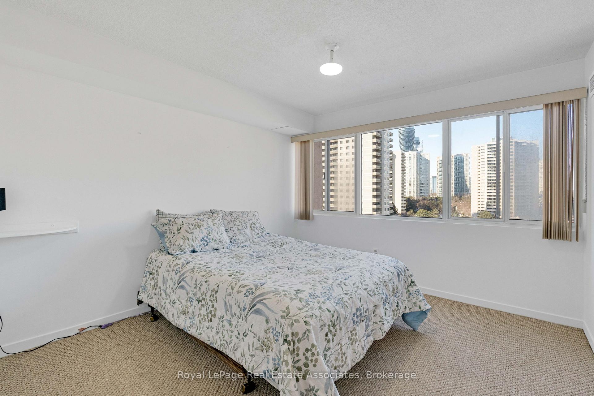 Photo 19 of Unit 912, 50 Elm Drive E, Mississauga, Mississauga Valleys — HOMEH