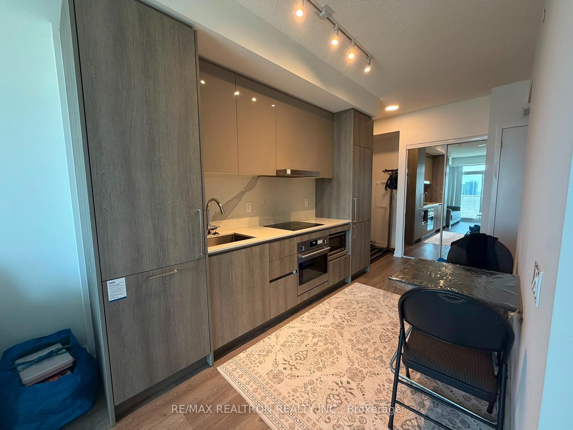 Photo 8 of Unit 2208, 225 Commerce Street, Vaughan, Vaughan Corporate Centre — HOMEH