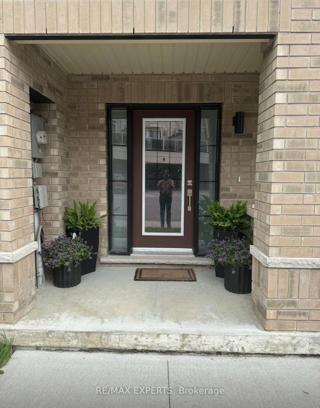 Photo 2 of 142 King William Way, Clarington, Bowmanville — HOMEH