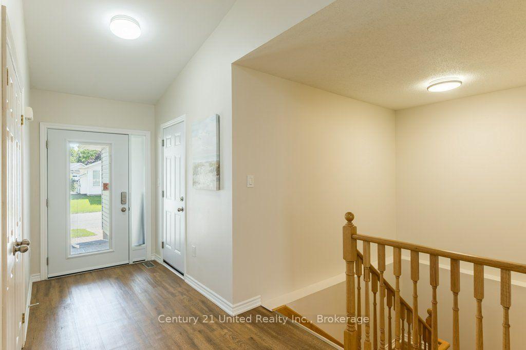 Photo 20 of 11 Algonquin Trail, Clarington, Bowmanville — HOMEH