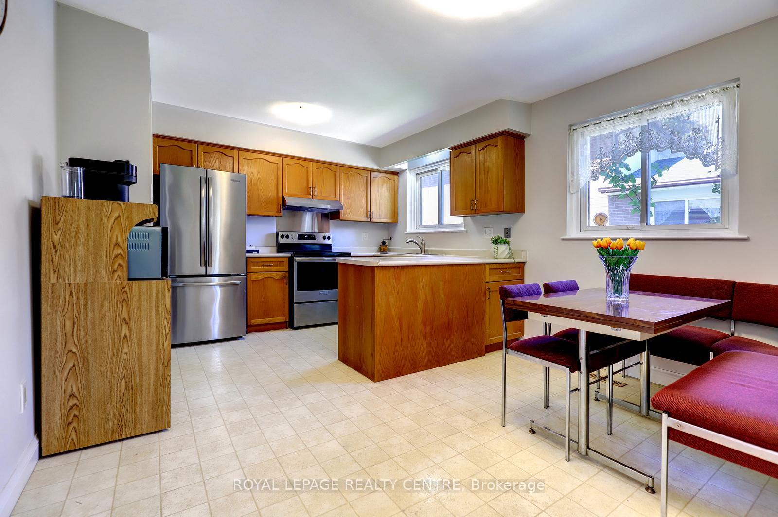 Photo 10 of 1278 Shamir Crescent, Mississauga, Erindale — HOMEH