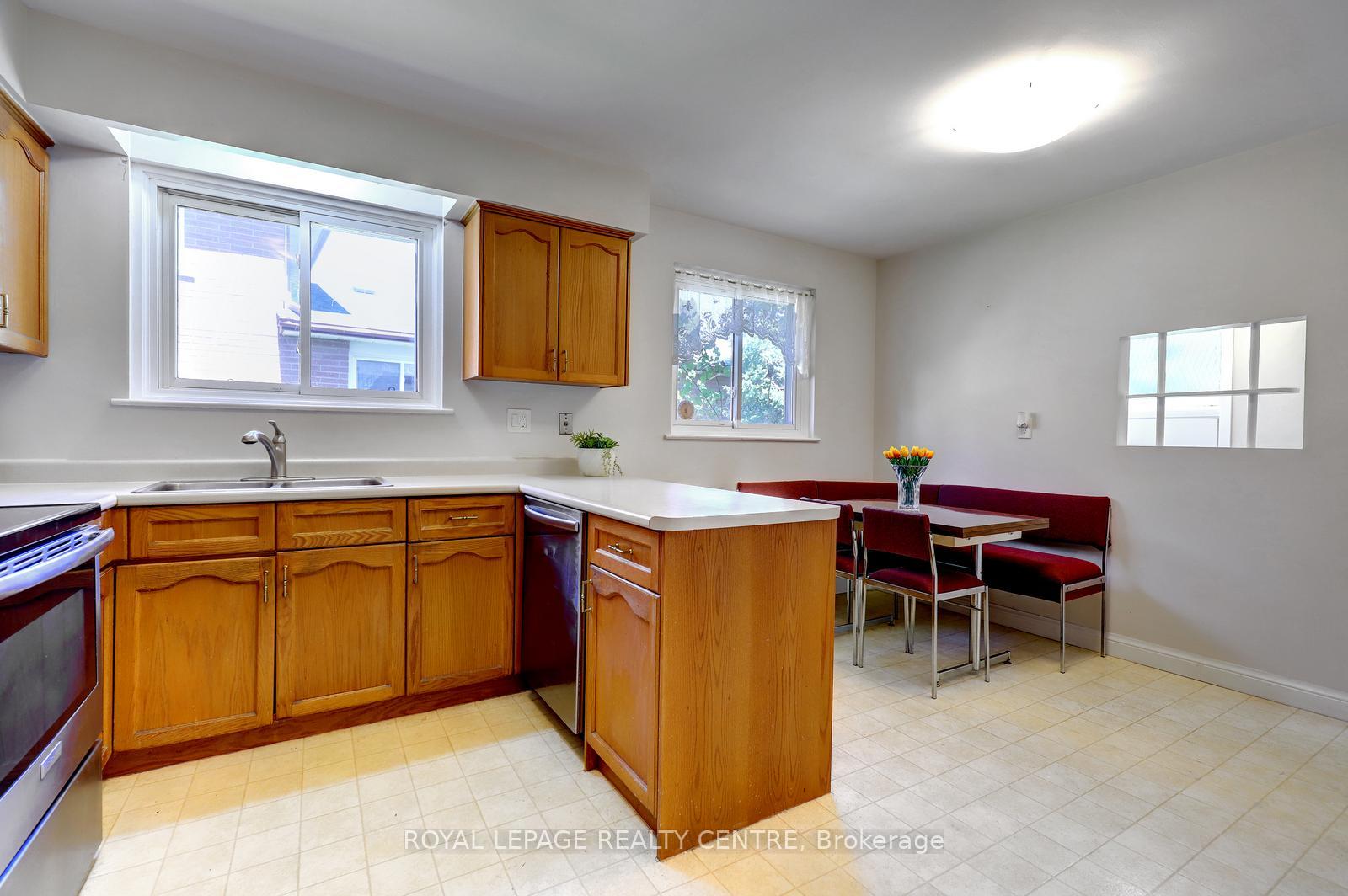 Photo 14 of 1278 Shamir Crescent, Mississauga, Erindale — HOMEH