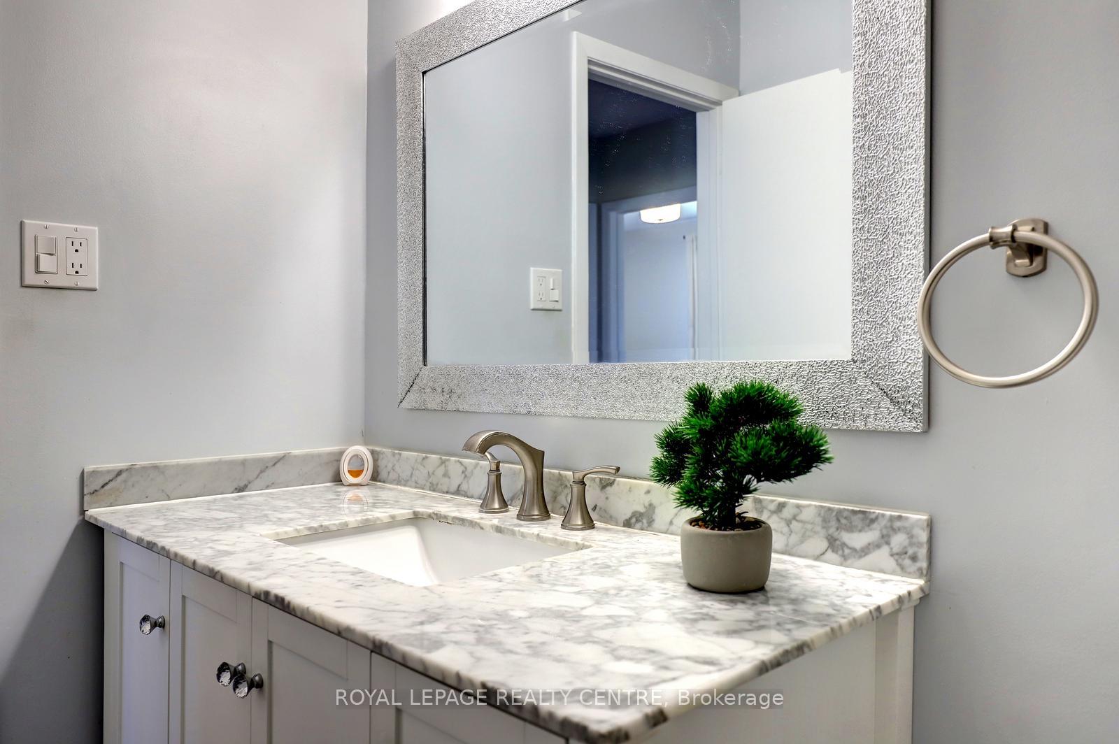 Photo 22 of 1278 Shamir Crescent, Mississauga, Erindale — HOMEH