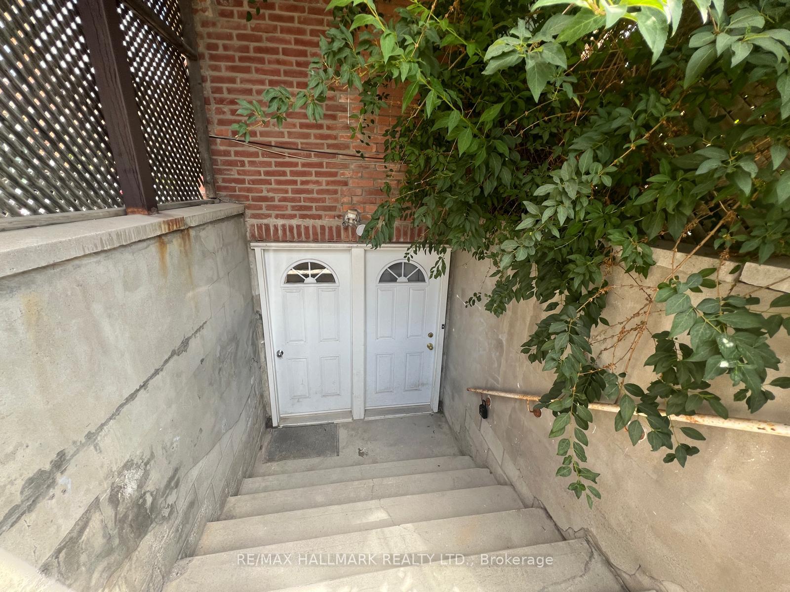 Photo 17 of Unit Lower, 202 Heward Avenue, Toronto, South Riverdale — HOMEH
