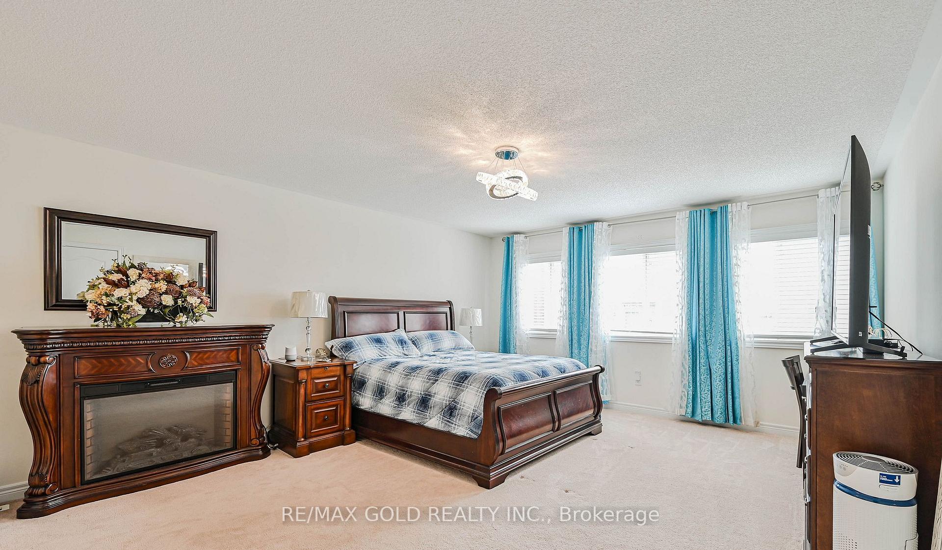 Photo 15 of 7 Bellotti Crescent, Ajax, Northeast Ajax — HOMEH