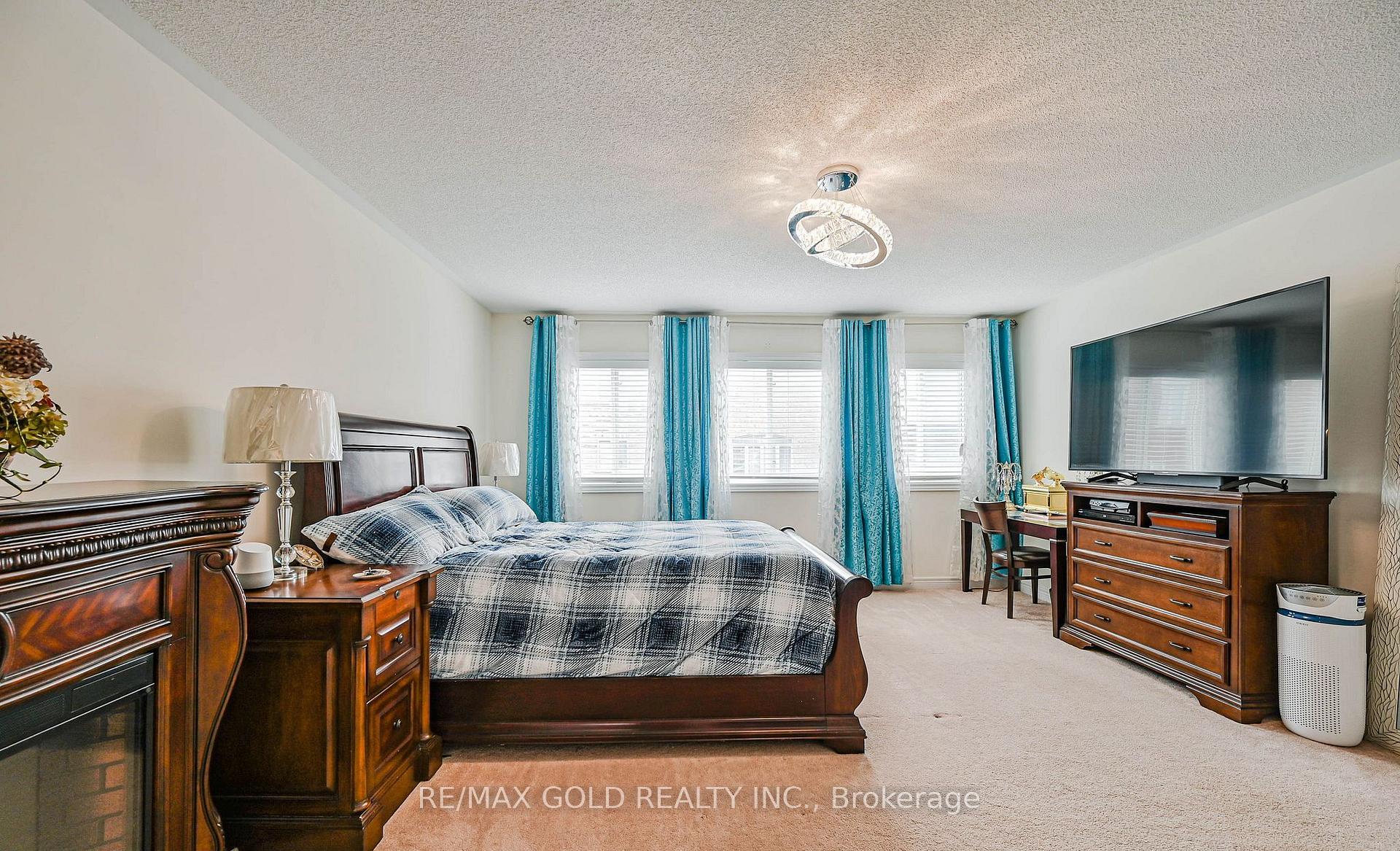 Photo 18 of 7 Bellotti Crescent, Ajax, Northeast Ajax — HOMEH