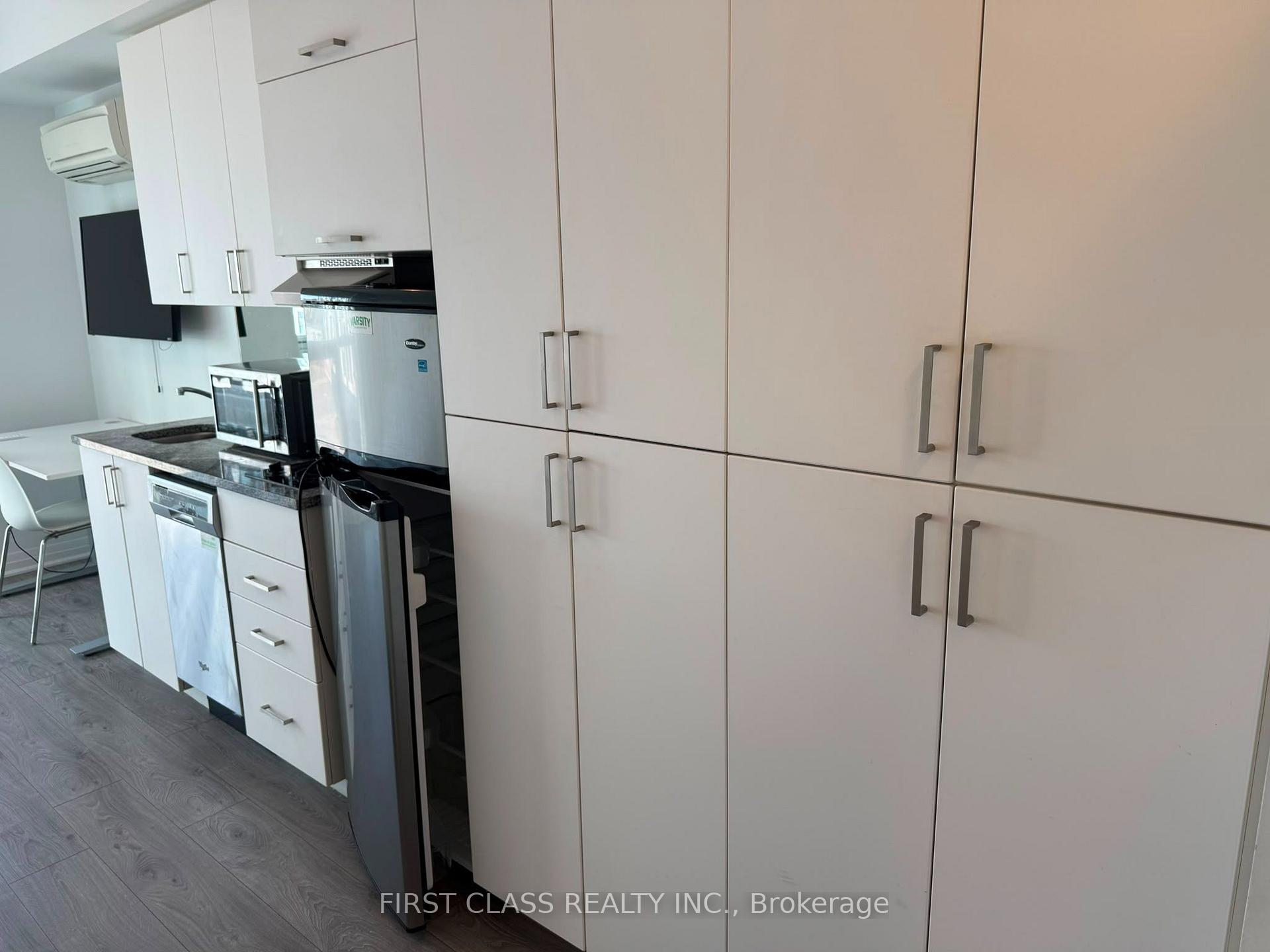 Photo 4 of Unit 305, 1900 Simcoe Street N, Oshawa, Samac — HOMEH
