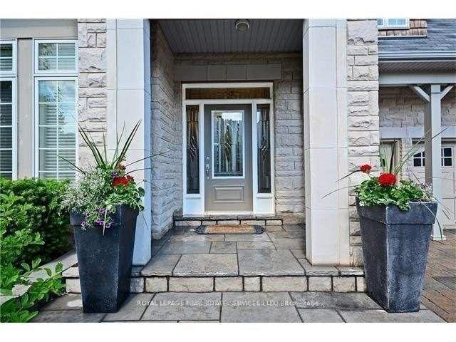 Photo 2 of 2271 Lyndhurst Drive, Oakville, Joshua Creek — HOMEH