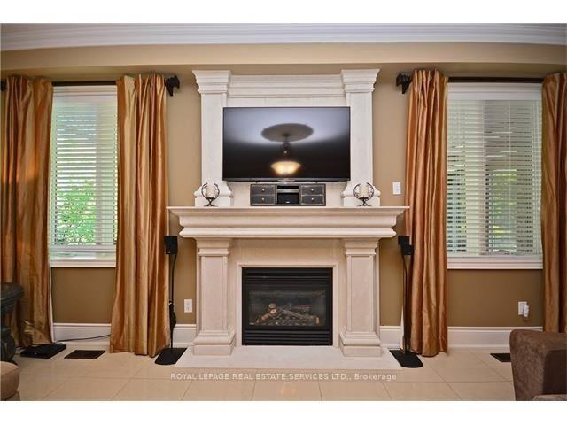 Photo 8 of 2271 Lyndhurst Drive, Oakville, Joshua Creek — HOMEH