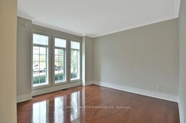 Photo 5 of 2271 Lyndhurst Drive, Oakville, Joshua Creek — HOMEH