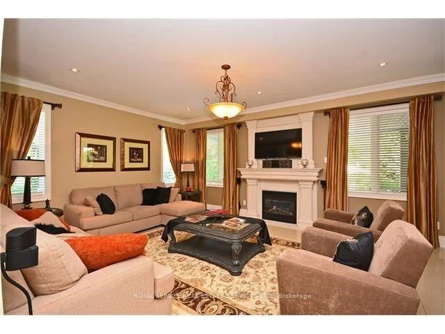 Photo 11 of 2271 Lyndhurst Drive, Oakville, Joshua Creek — HOMEH