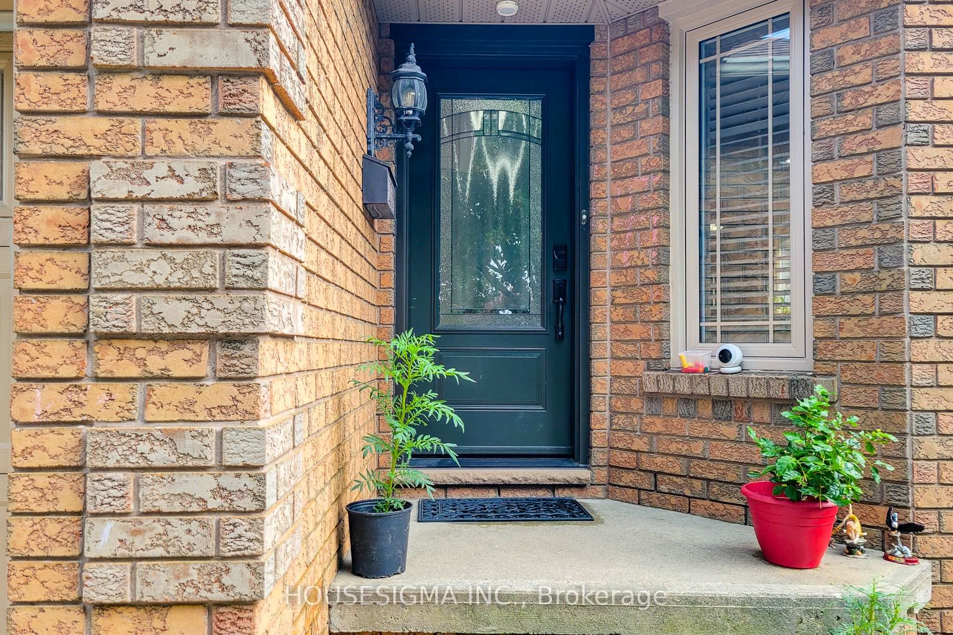 Photo 3 of 4 Treeview Court, Hamilton, Stoney Creek Mountain — HOMEH