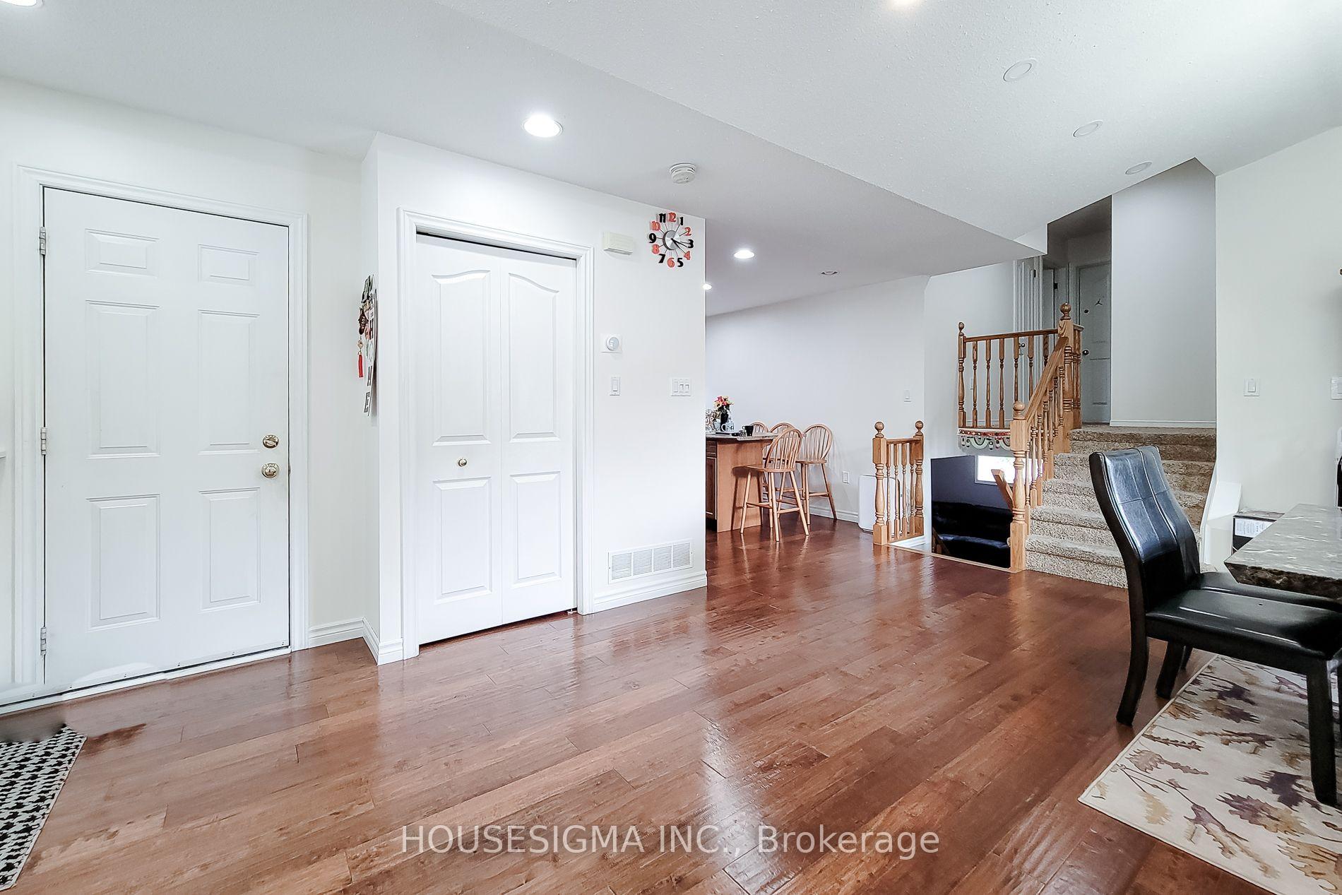 Photo 10 of 4 Treeview Court, Hamilton, Stoney Creek Mountain — HOMEH