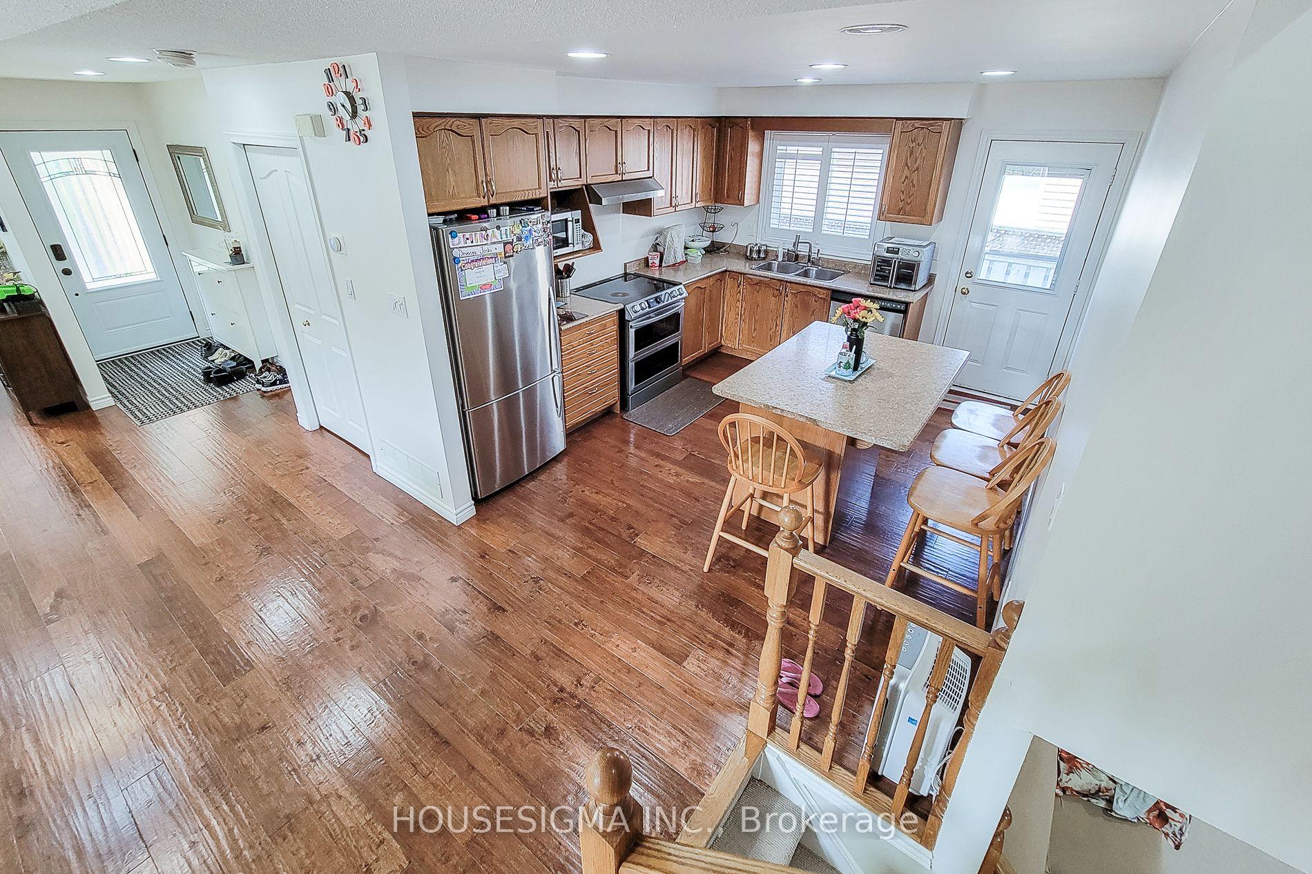 Photo 11 of 4 Treeview Court, Hamilton, Stoney Creek Mountain — HOMEH