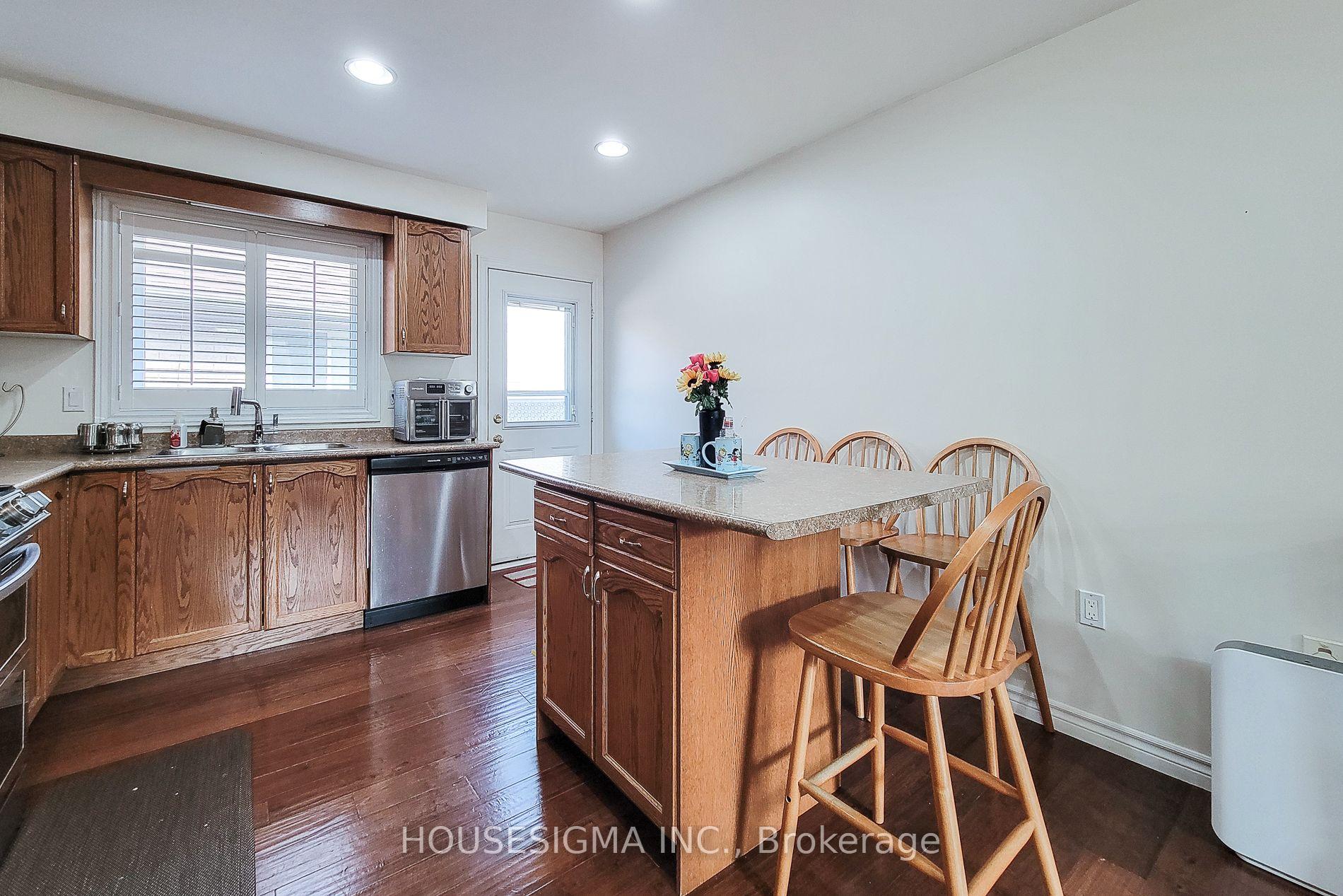 Photo 13 of 4 Treeview Court, Hamilton, Stoney Creek Mountain — HOMEH