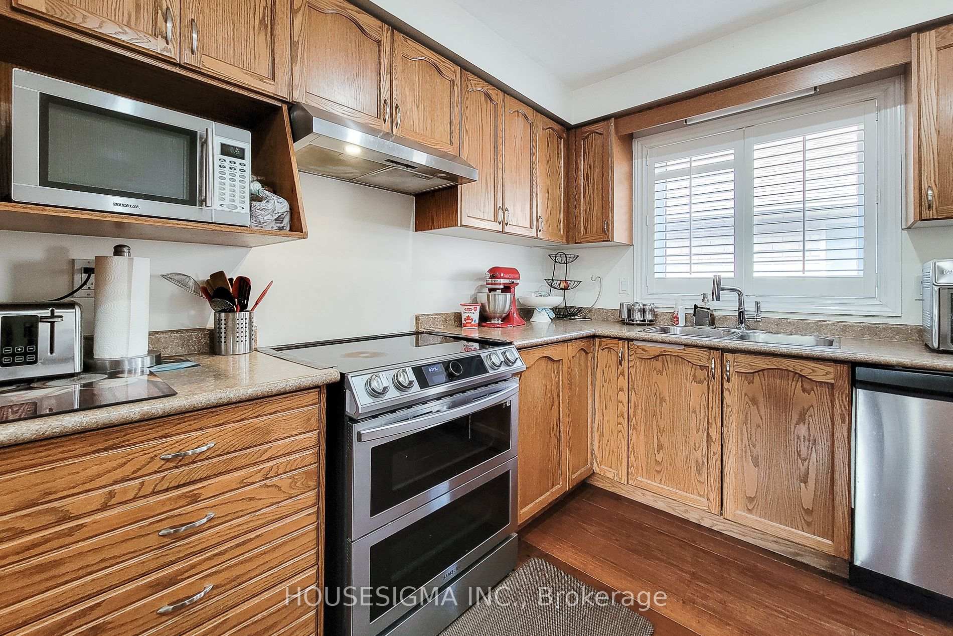Photo 14 of 4 Treeview Court, Hamilton, Stoney Creek Mountain — HOMEH