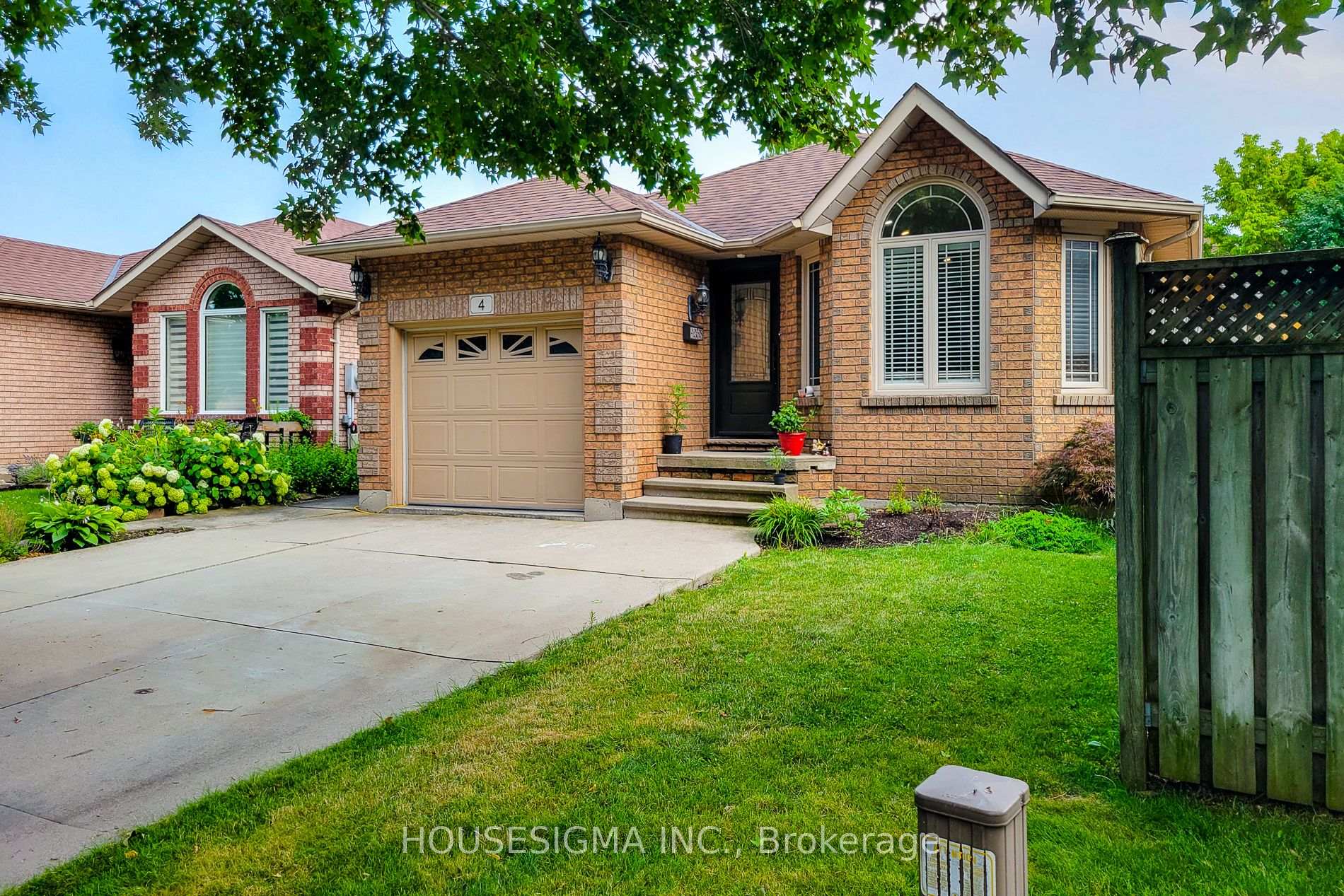 Photo 44 of 4 Treeview Court, Hamilton, Stoney Creek Mountain — HOMEH