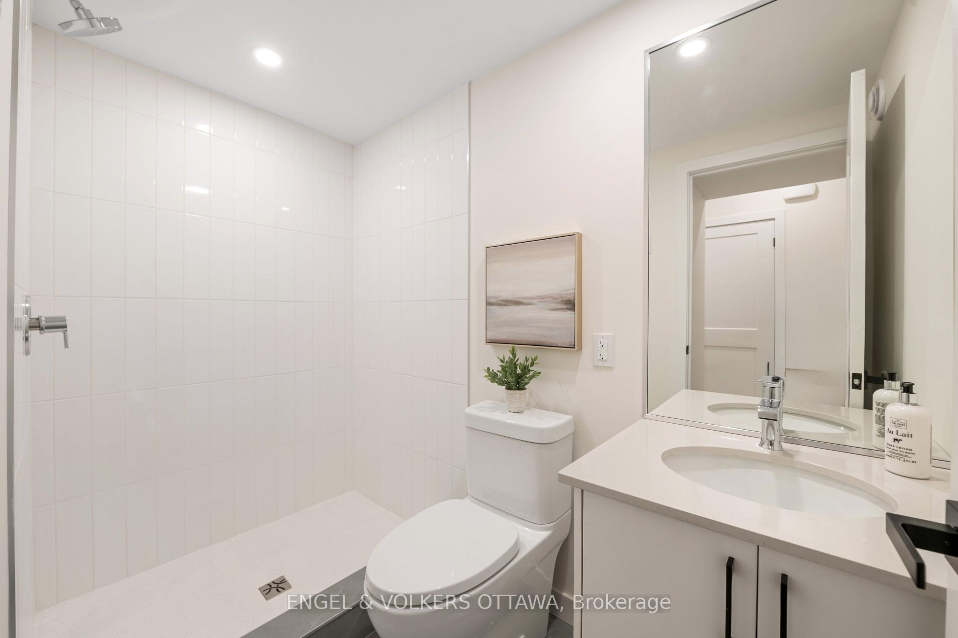 Photo 10 of 88B Hamilton Avenue N, Ottawa, Ottawa West — HOMEH